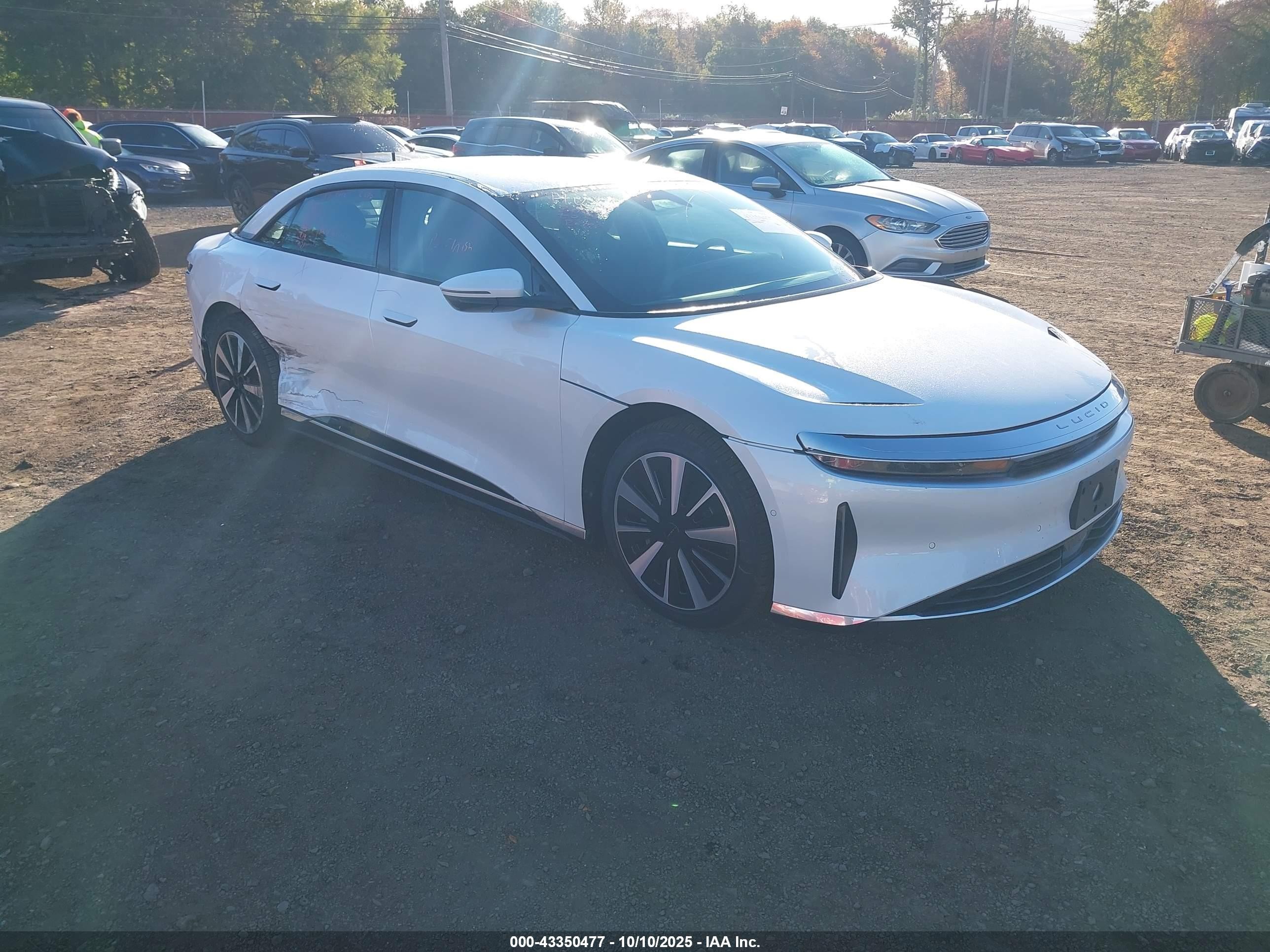 2025 Lucid Air Touring, VIN 50EA1TEA9SA026562 — Бок