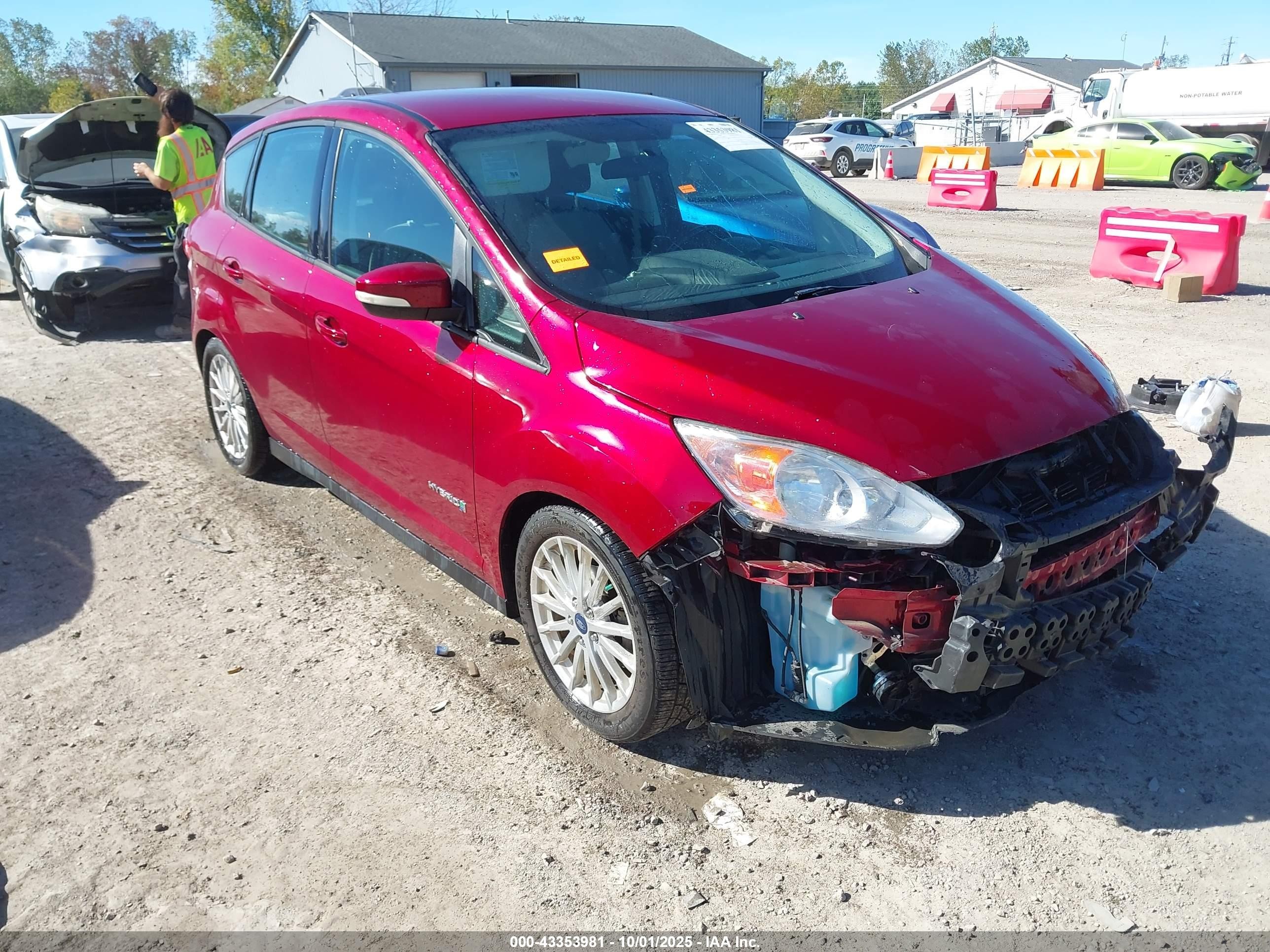 2013 Ford C-Max SE, VIN 1FADP5AU1DL544481 — Front end