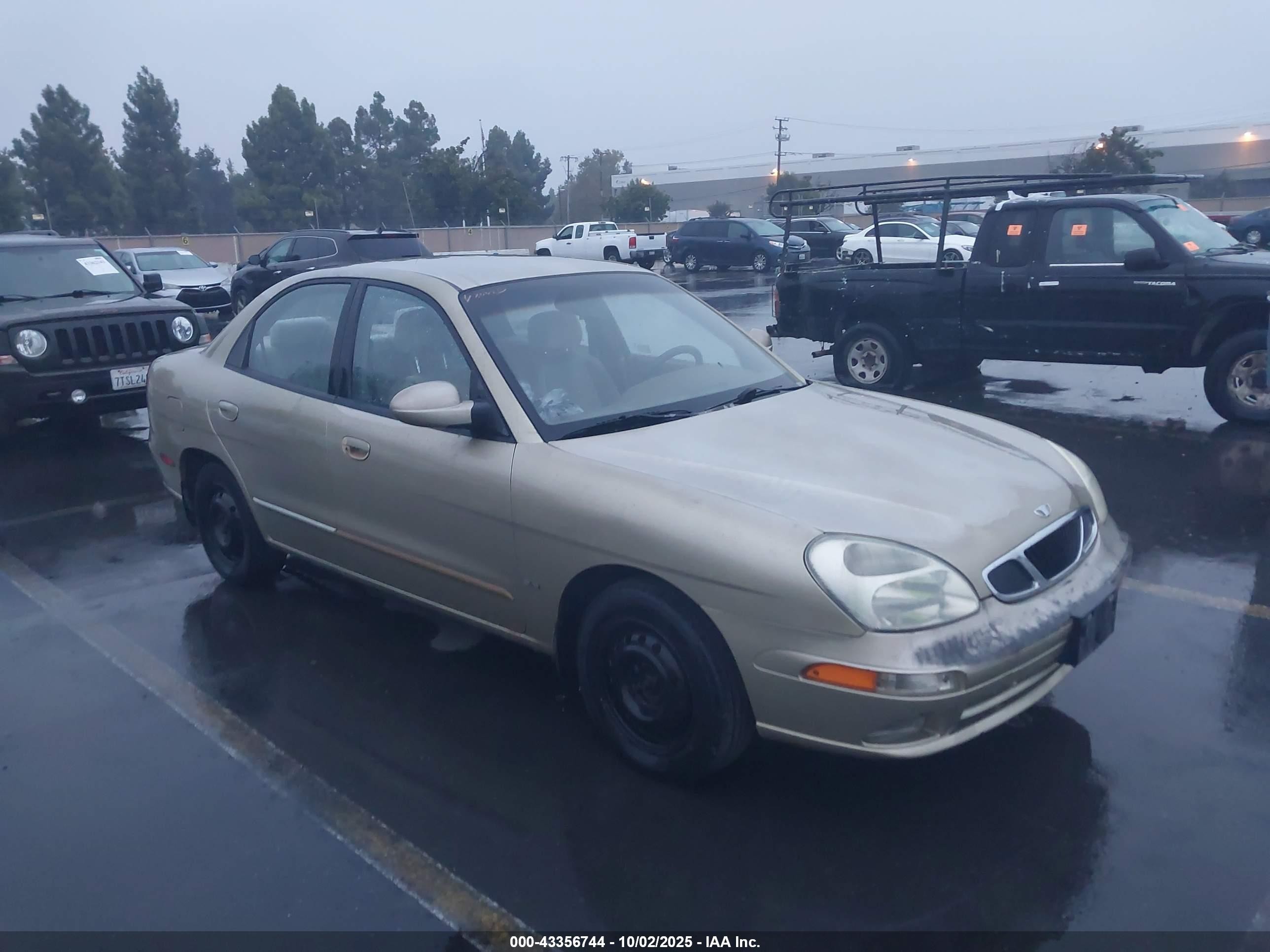 2001 Daewoo Nubira, VIN KLAJC52Z21K647520 — Перед