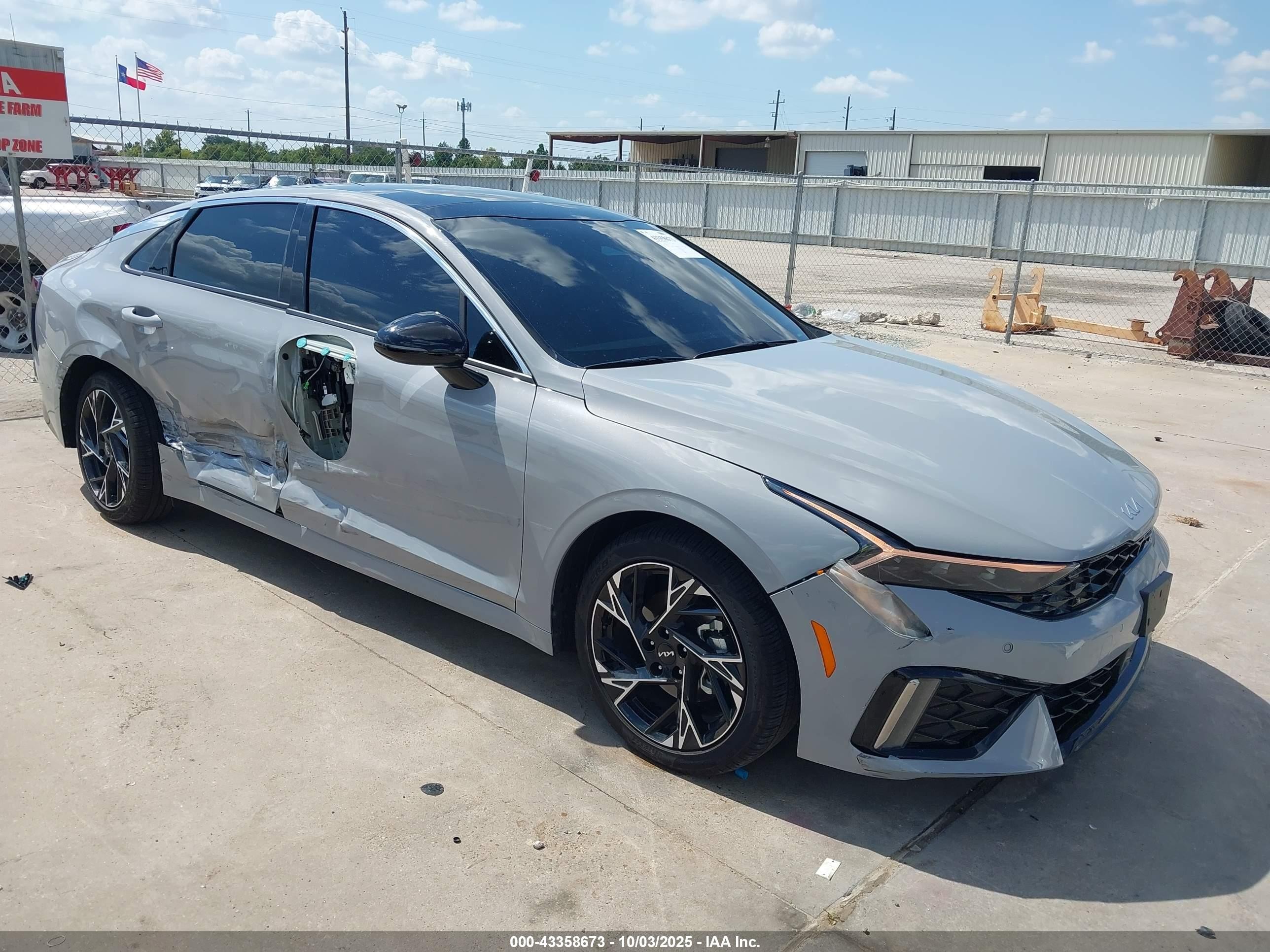 2025 Kia K5 GT-Line, VIN KNAG64J72S5366027 — Side