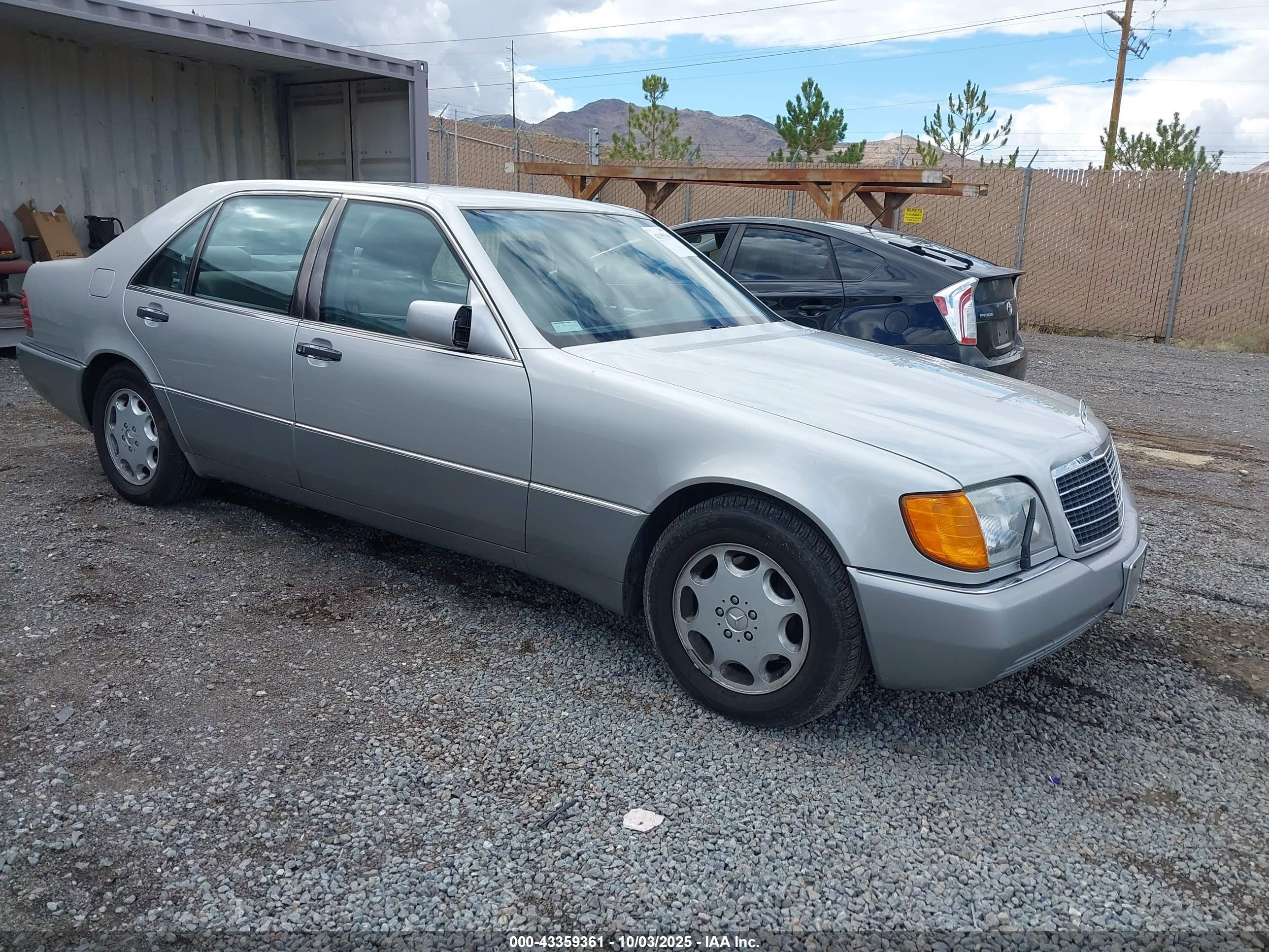 1993 Mercedes-Benz 500, VIN WDBGA51E0PA115008 — Side