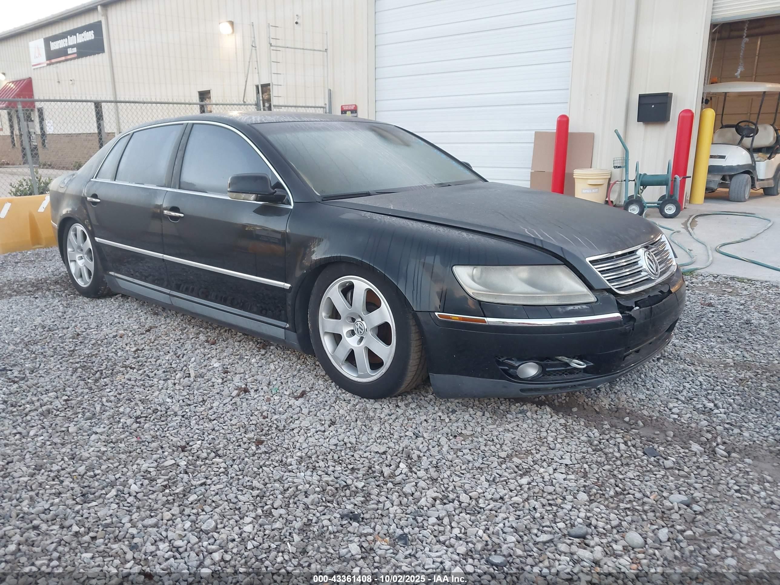 2004 Volkswagen Phaeton V8, VIN WVWAF63D048009907 — Front end