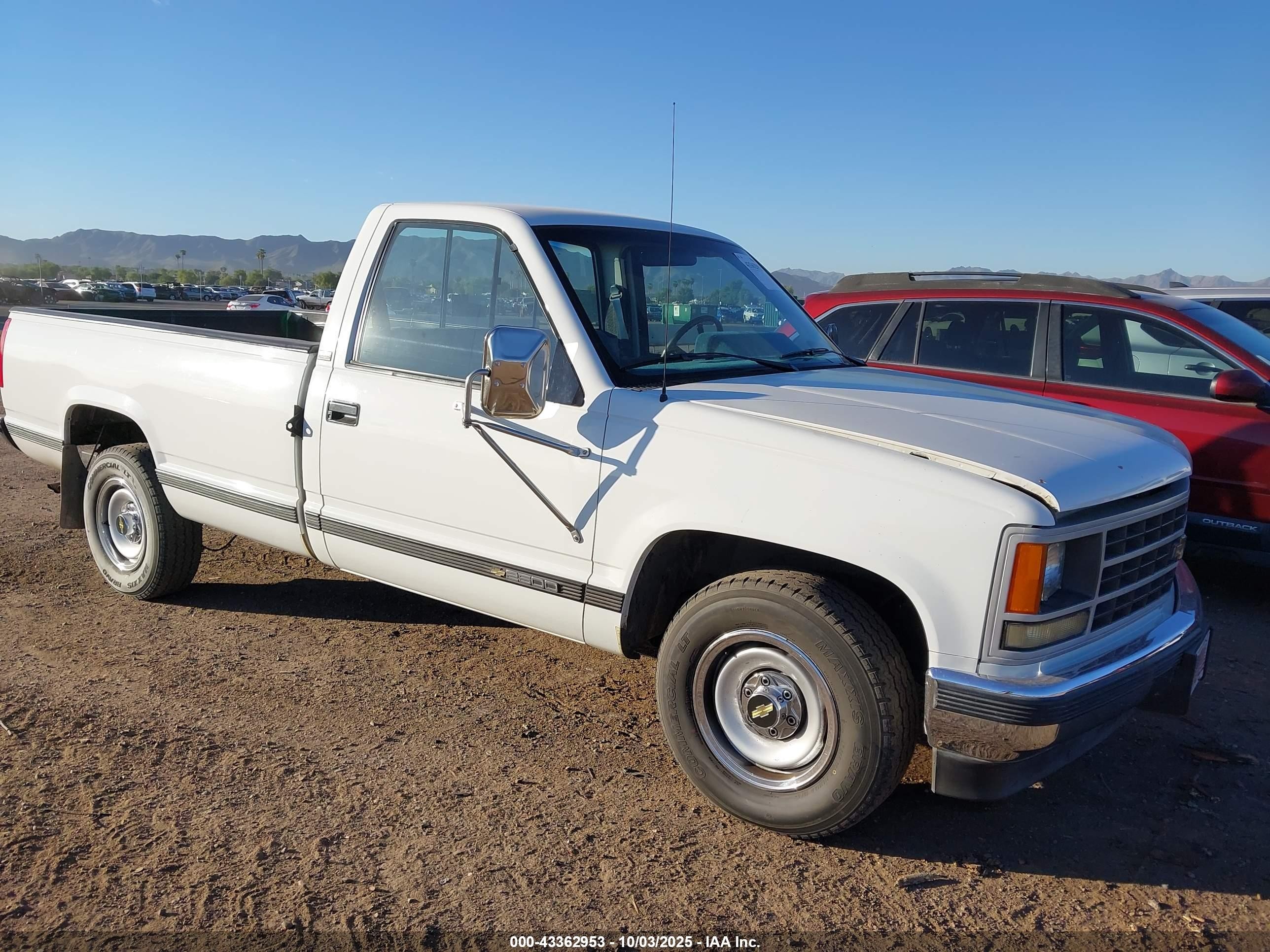 1988 Chevrolet Silverado 2500, VIN 2GCFC24K5J1193311 — Normal wear