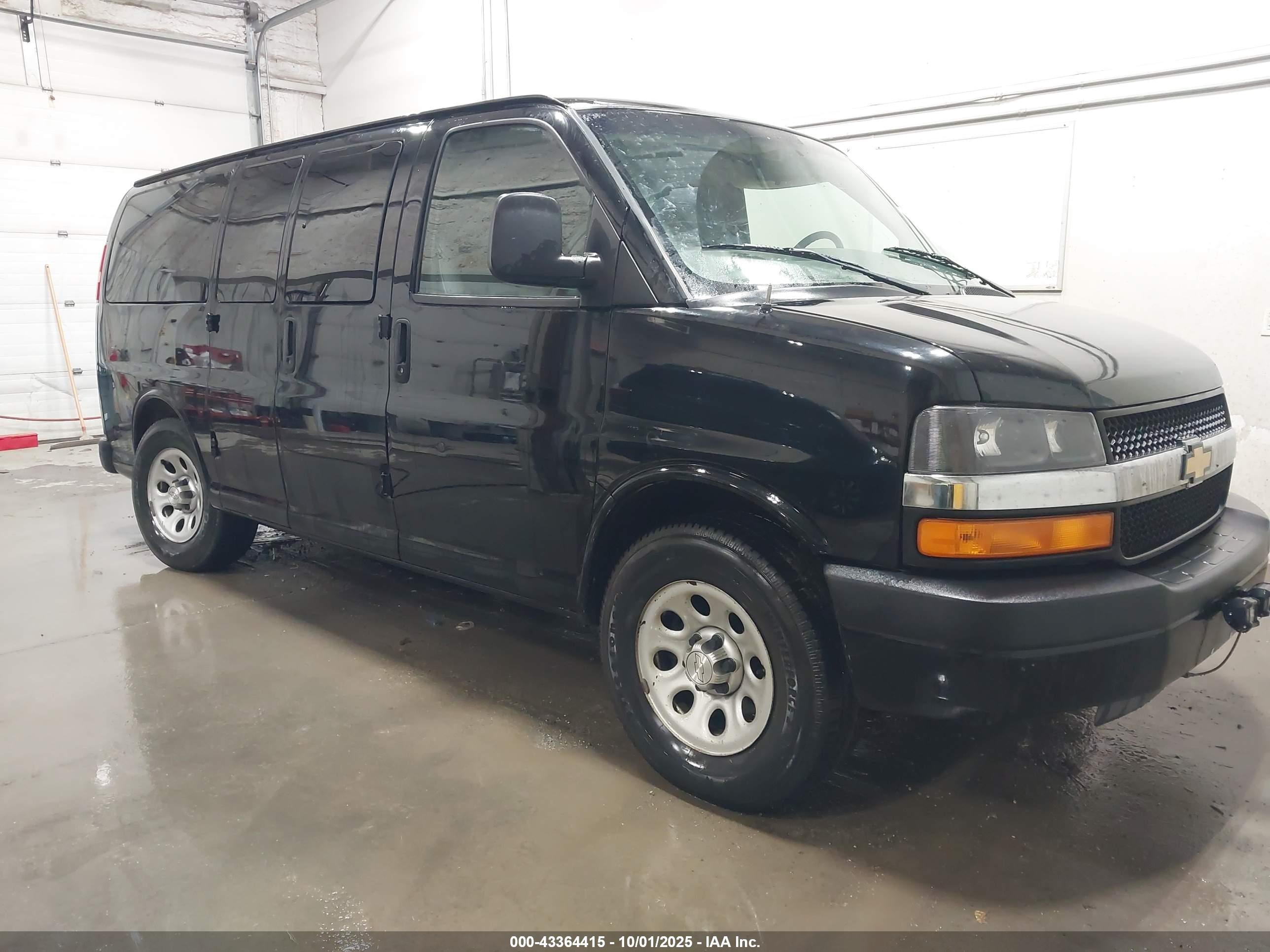 2011 Chevrolet Express 1500, VIN 1GNSHBF40B1139217 — Side