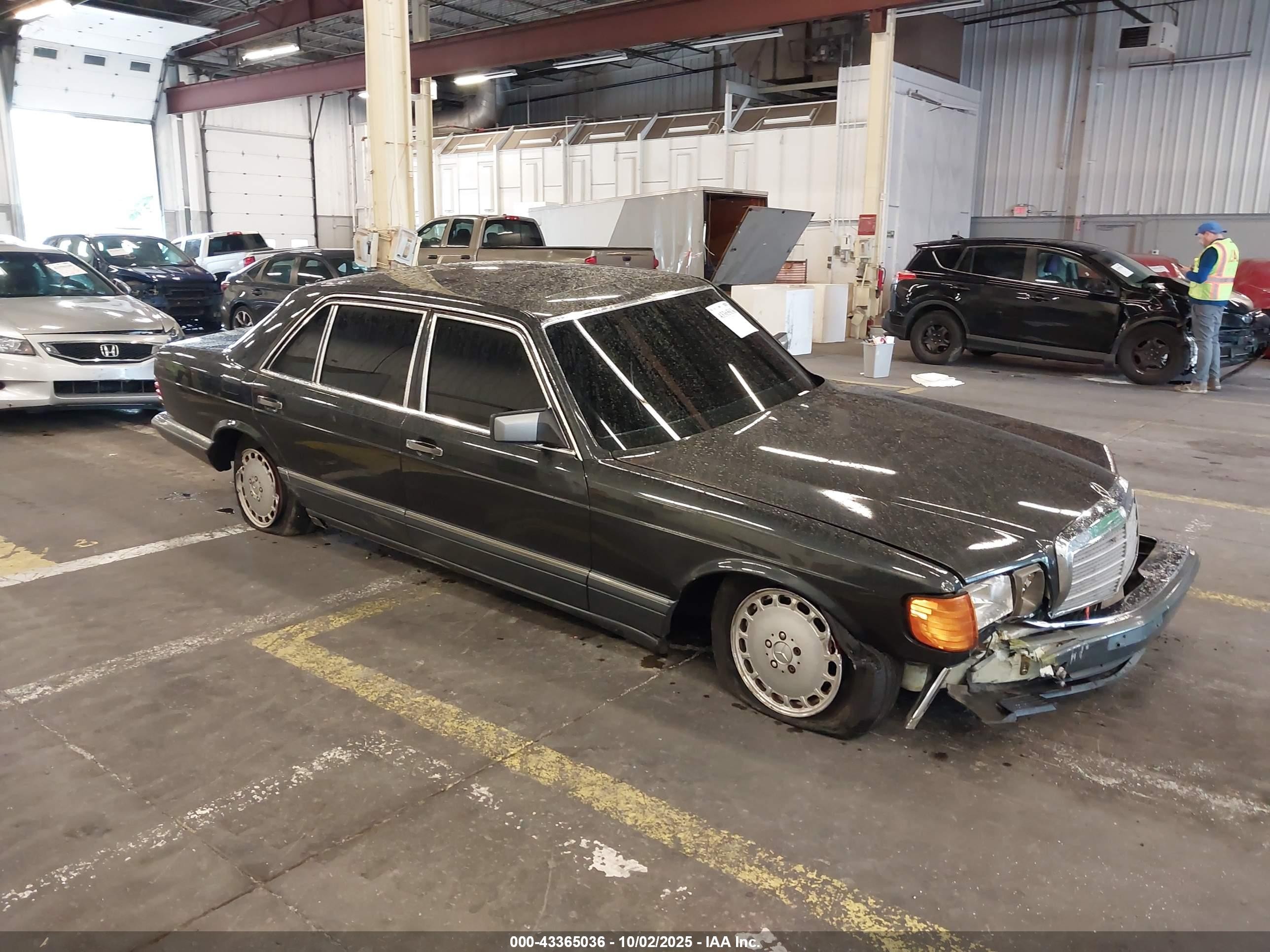 1990 Mercedes-Benz 350, VIN WDBCB35D5LA559528 — Front end