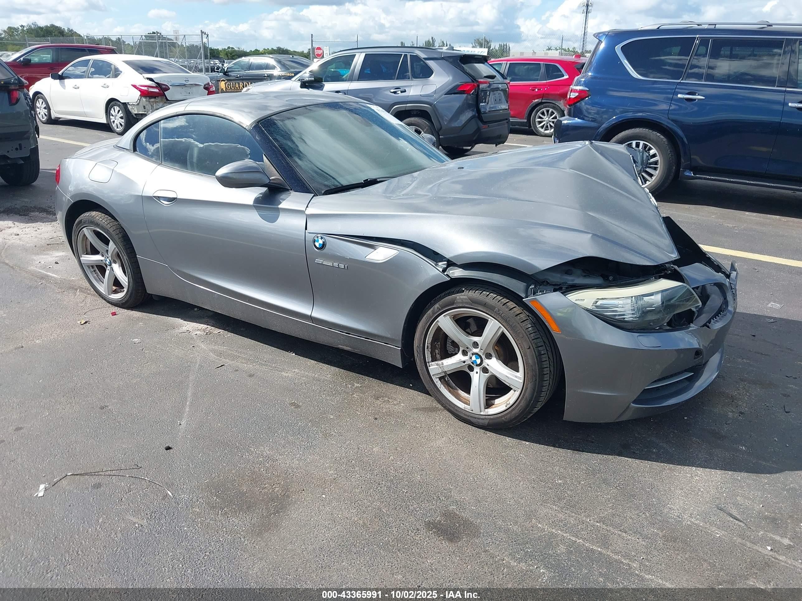 2012 BMW Z4 sDrive28i, VIN WBALL5C51CJ103271 — Перед