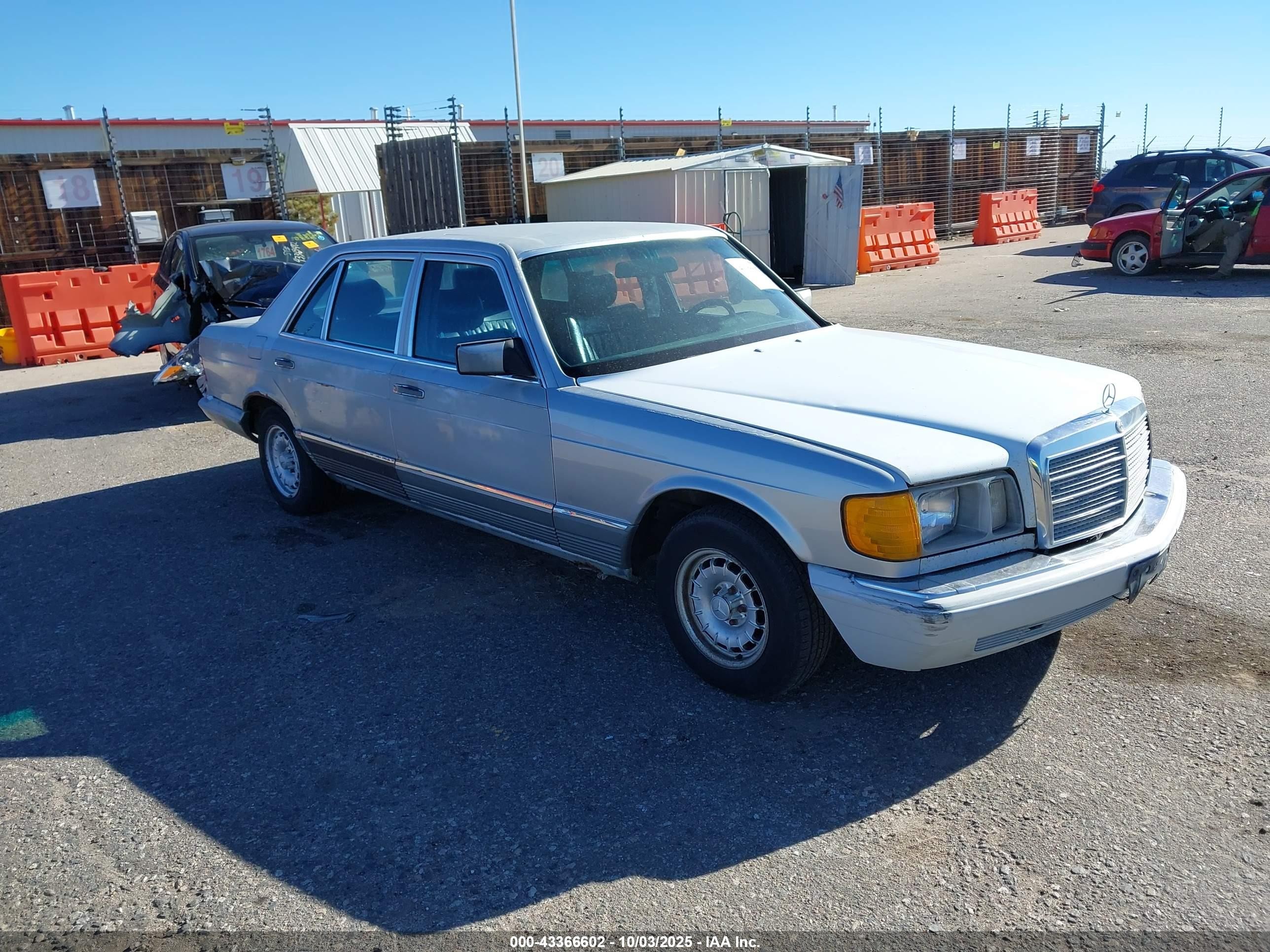 1985 Mercedes-Benz 500 SEL, VIN WDBCA37D3FA187322 — Side
