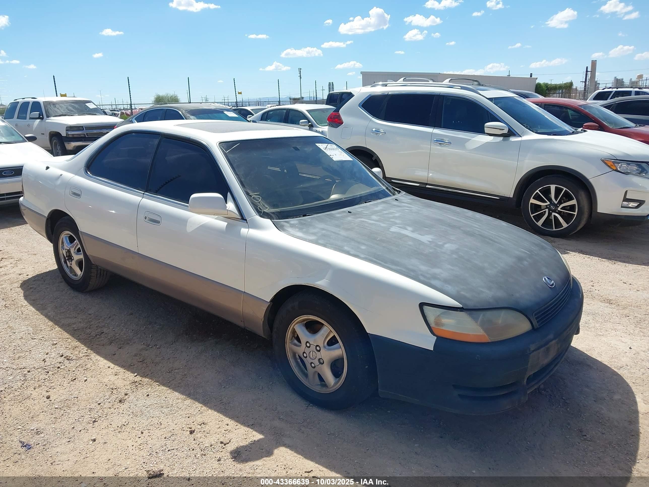 1996 Lexus ES 300, VIN JT8BF12G2T0185727 — Перед