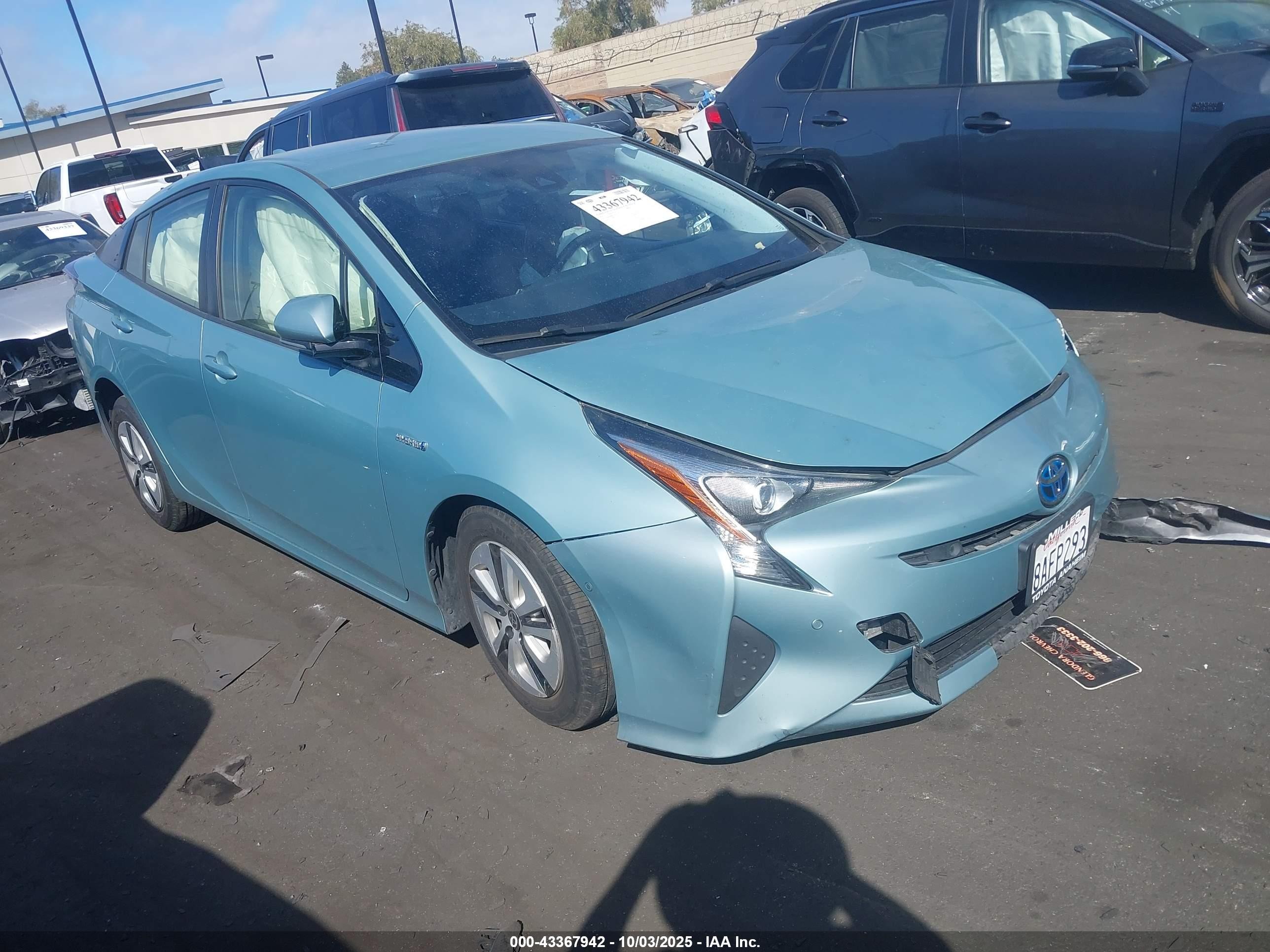 2017 Toyota Prius Two, VIN JTDKARFU7H3052076 — Front end
