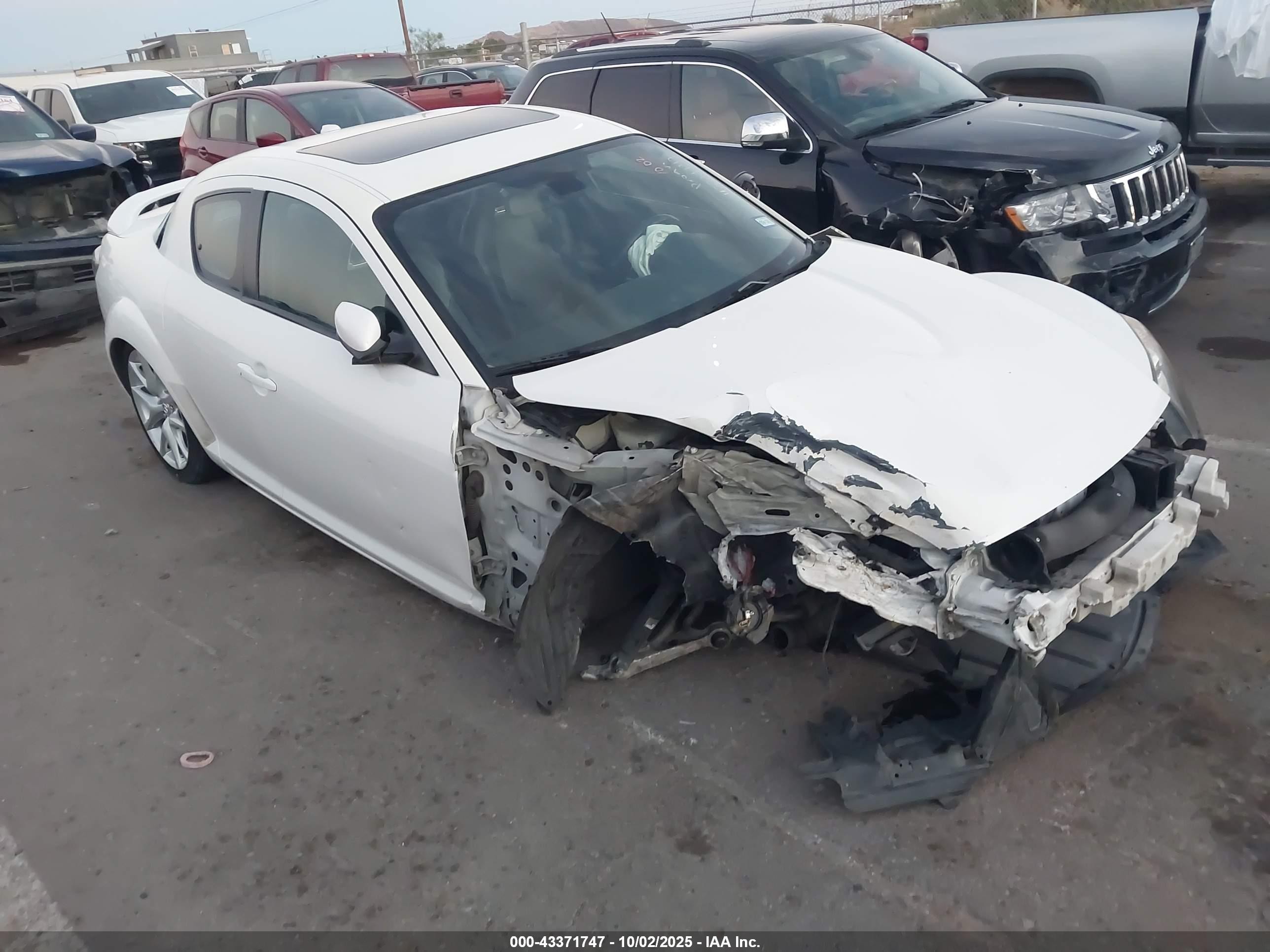2009 Mazda RX-8 Grand Touring, VIN JM1FE17P190401025 — Front end