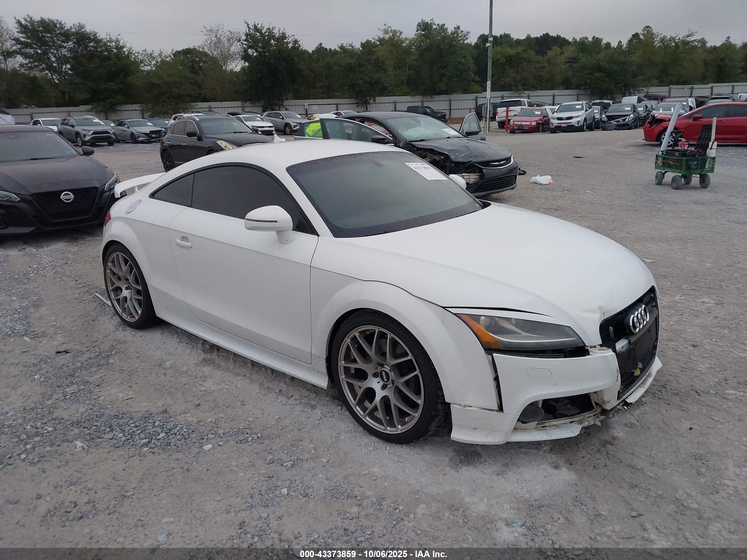 2009 Audi TTS Prestige, VIN TRUUF38J191024061 — Перед