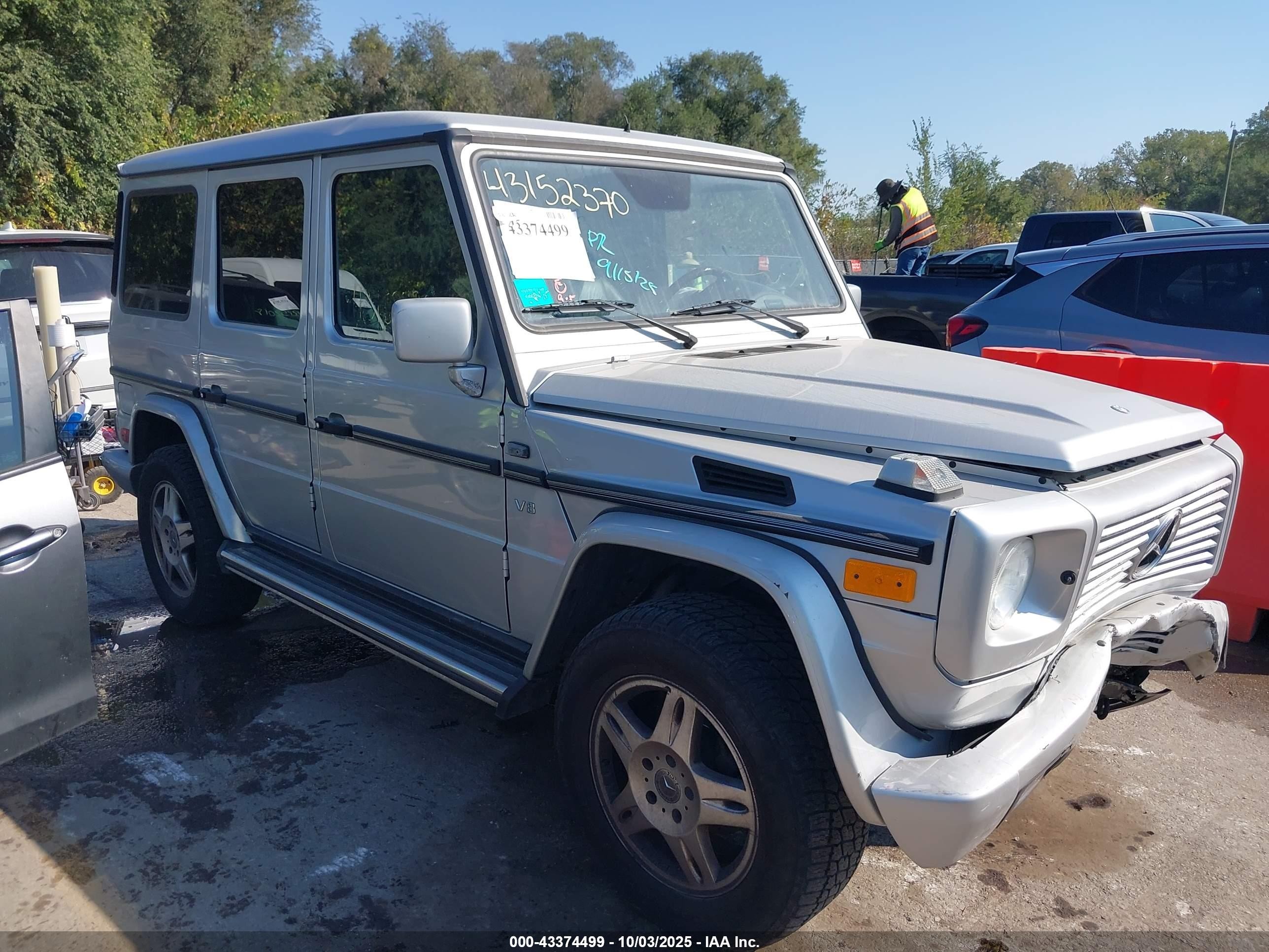 2002 Mercedes-Benz G 500, VIN WDCYR49E42X132522 — Front end