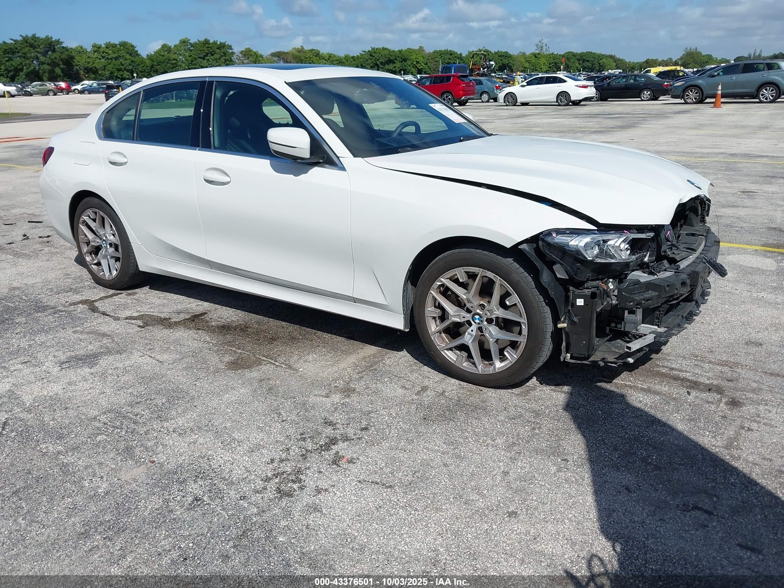 2025 BMW 3 Series 330i, VIN 3MW69CW04S8F08311 — Перед