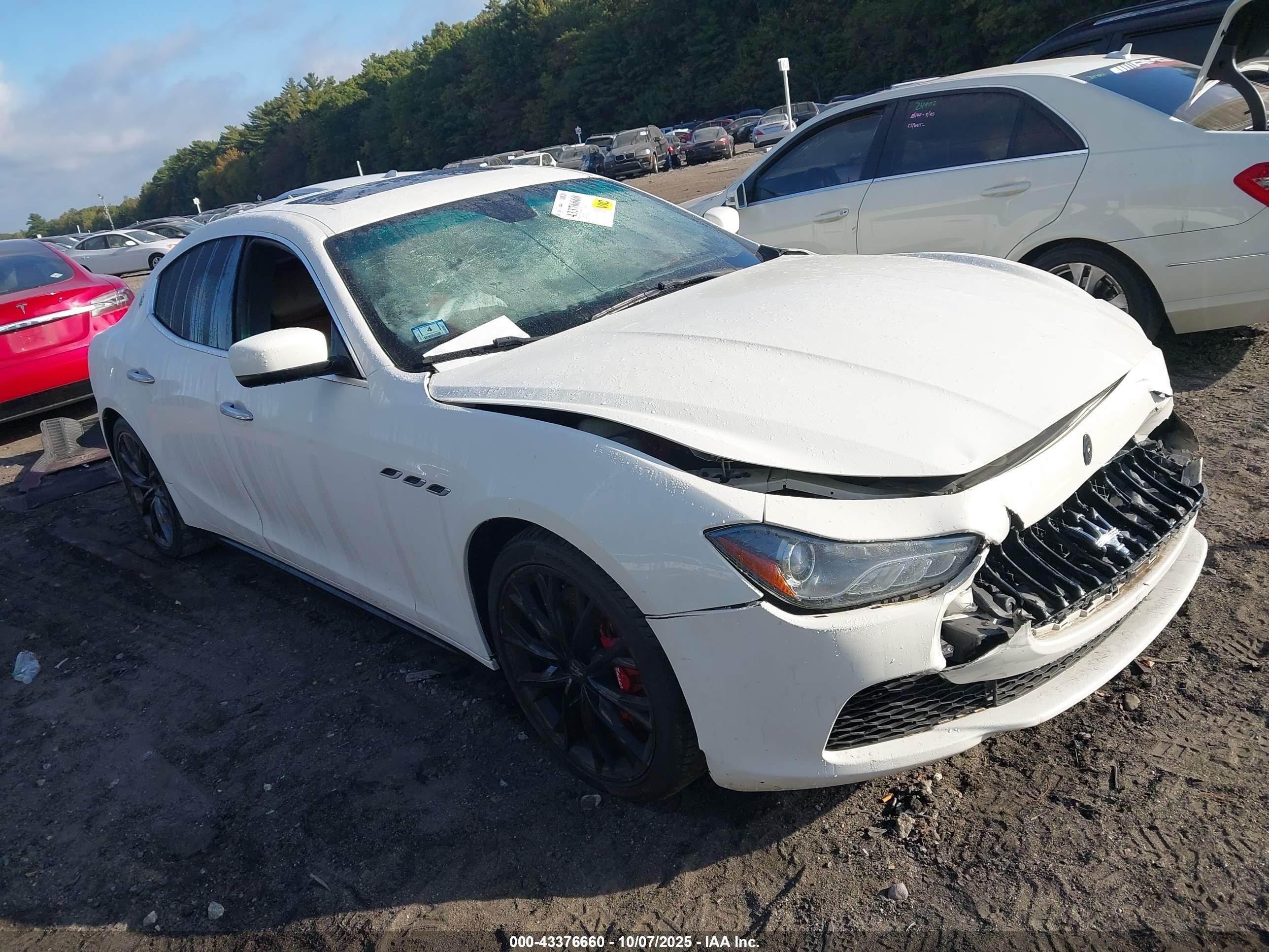 2016 Maserati Ghibli S, VIN ZAM57RSA0G1172444 — Перед