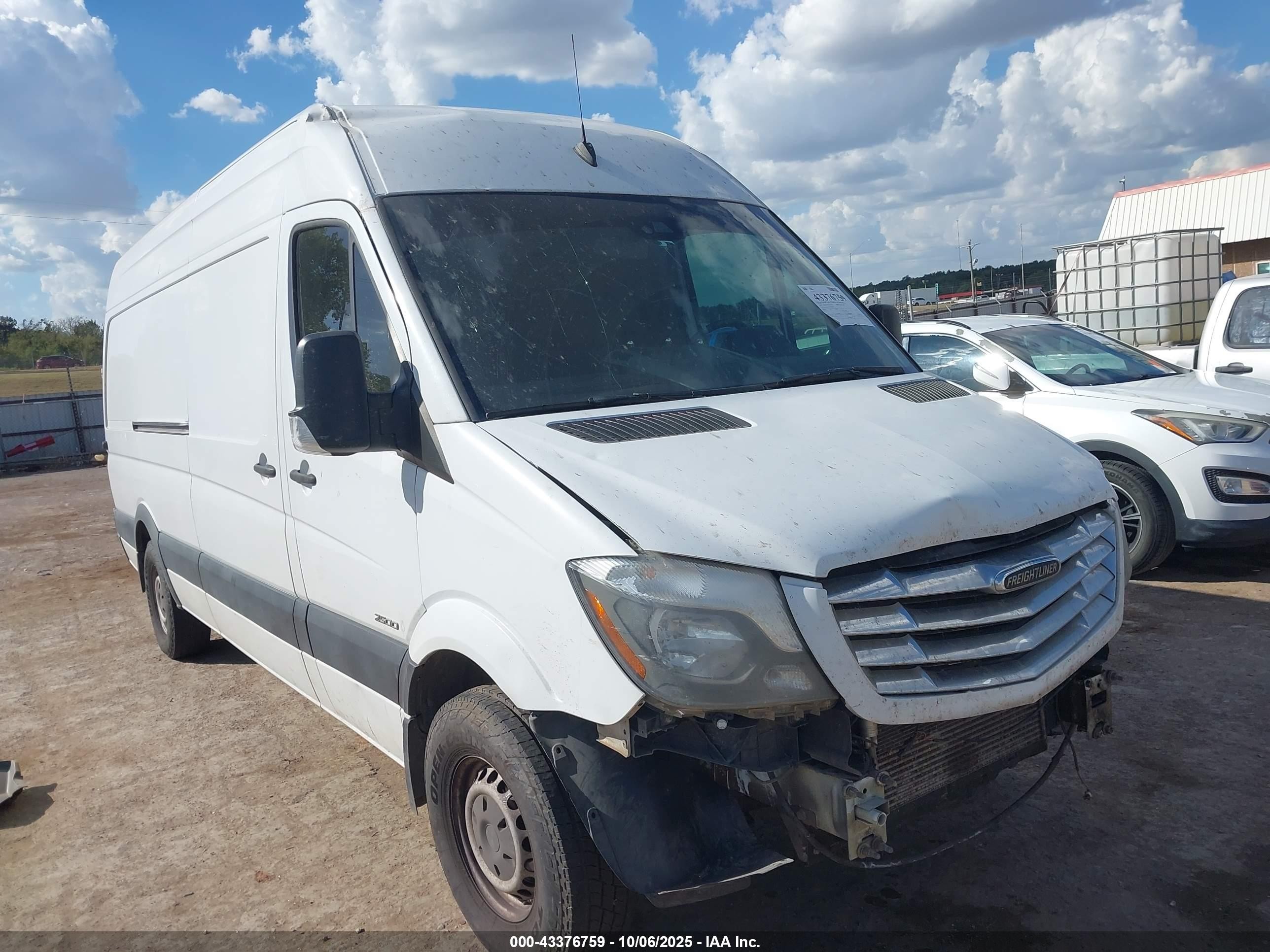 2014 Freightliner Sprinter, VIN WDYPE8CCXE5908281 — Front end