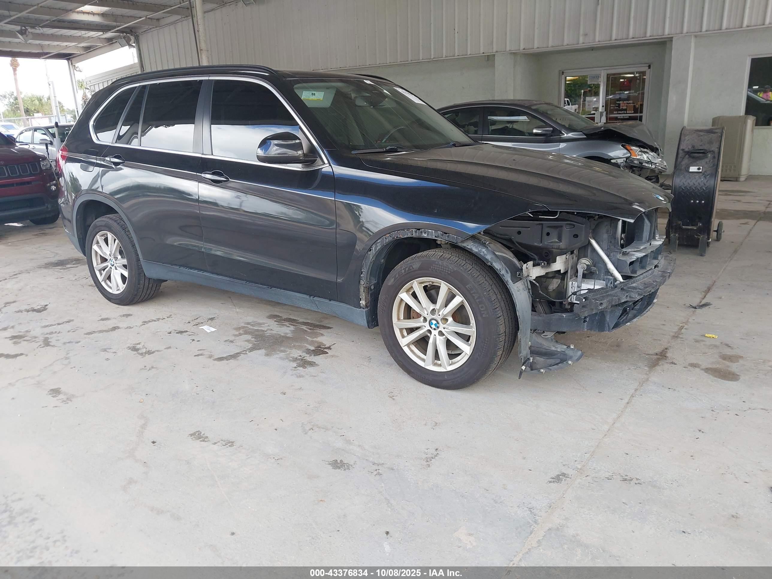 2015 BMW X5 xDrive35i, VIN 5UXKR0C54F0K68823 — Front end