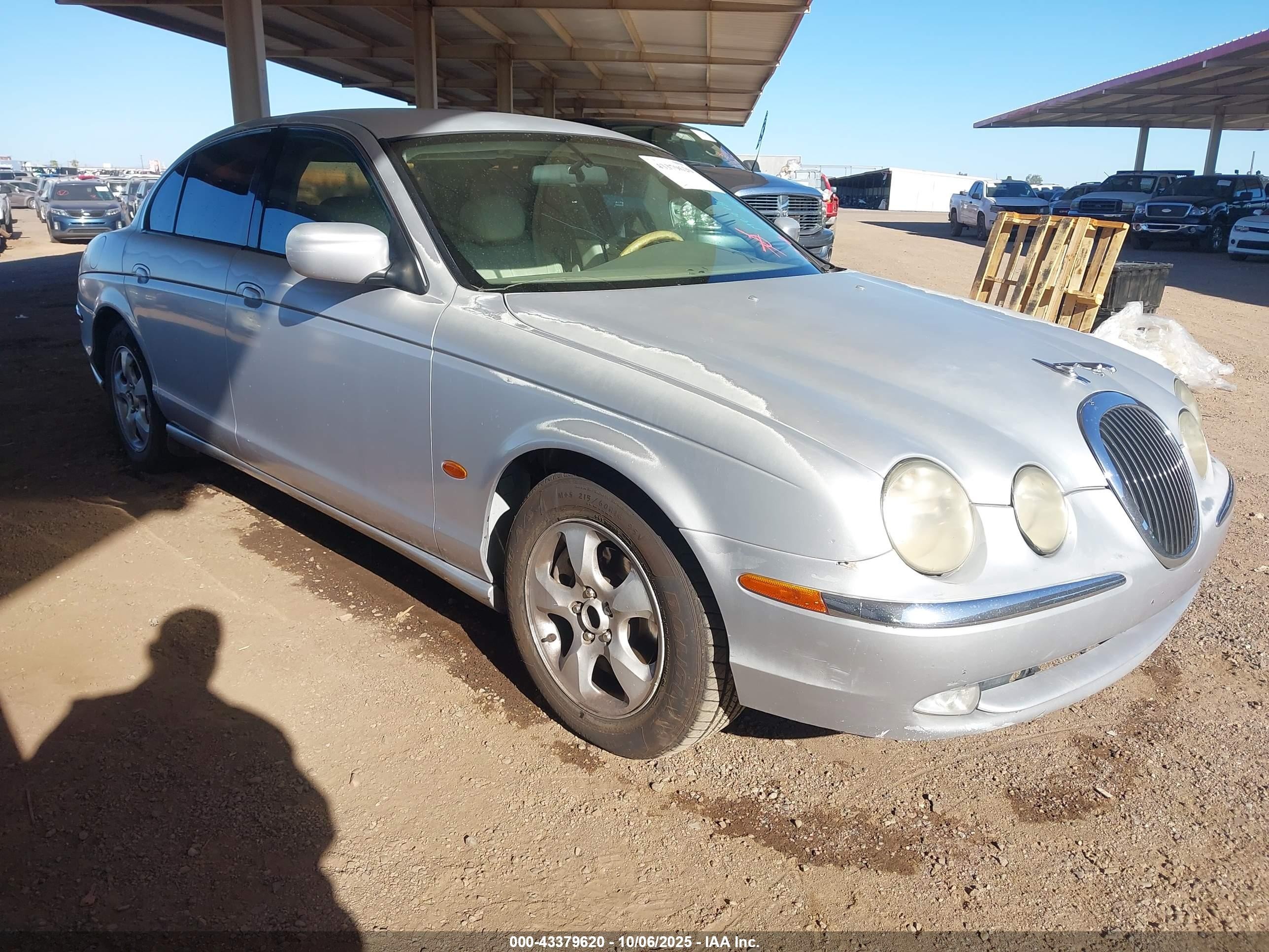 2002 Jaguar S-Type, VIN SAJDA01N02FM22151 — Перед