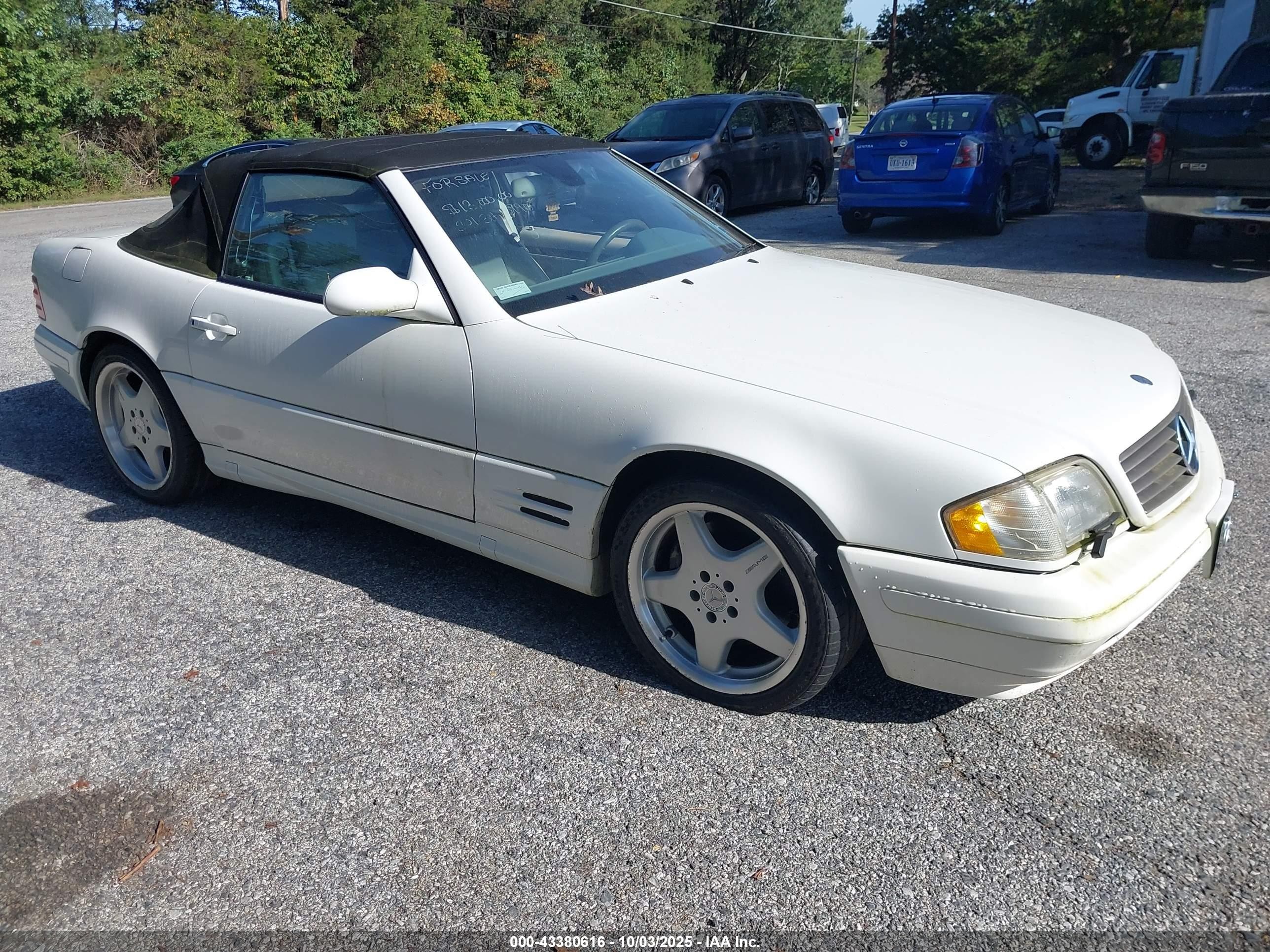 2002 Mercedes-Benz SL 500, VIN WDBFA68F52F201300 — Normal wear