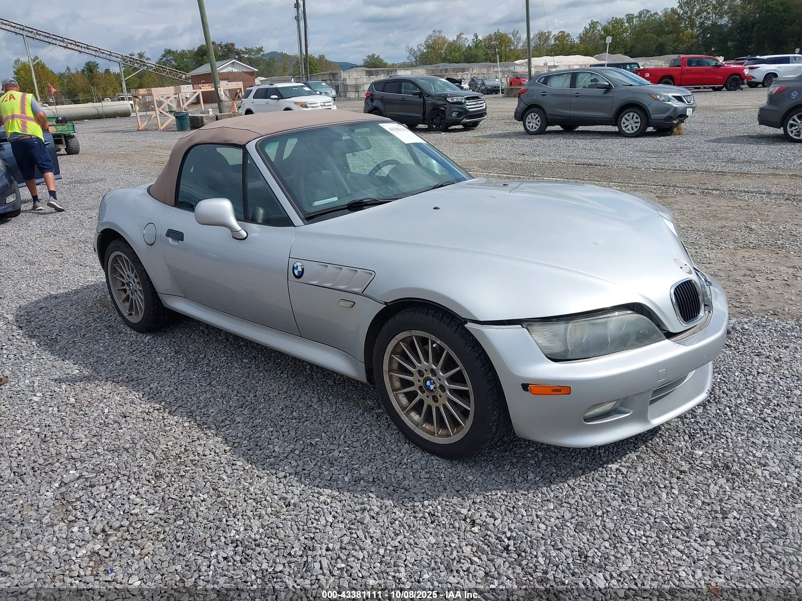 2002 BMW Z3 3.0, VIN 4USCN53492LJ60898 — Перед