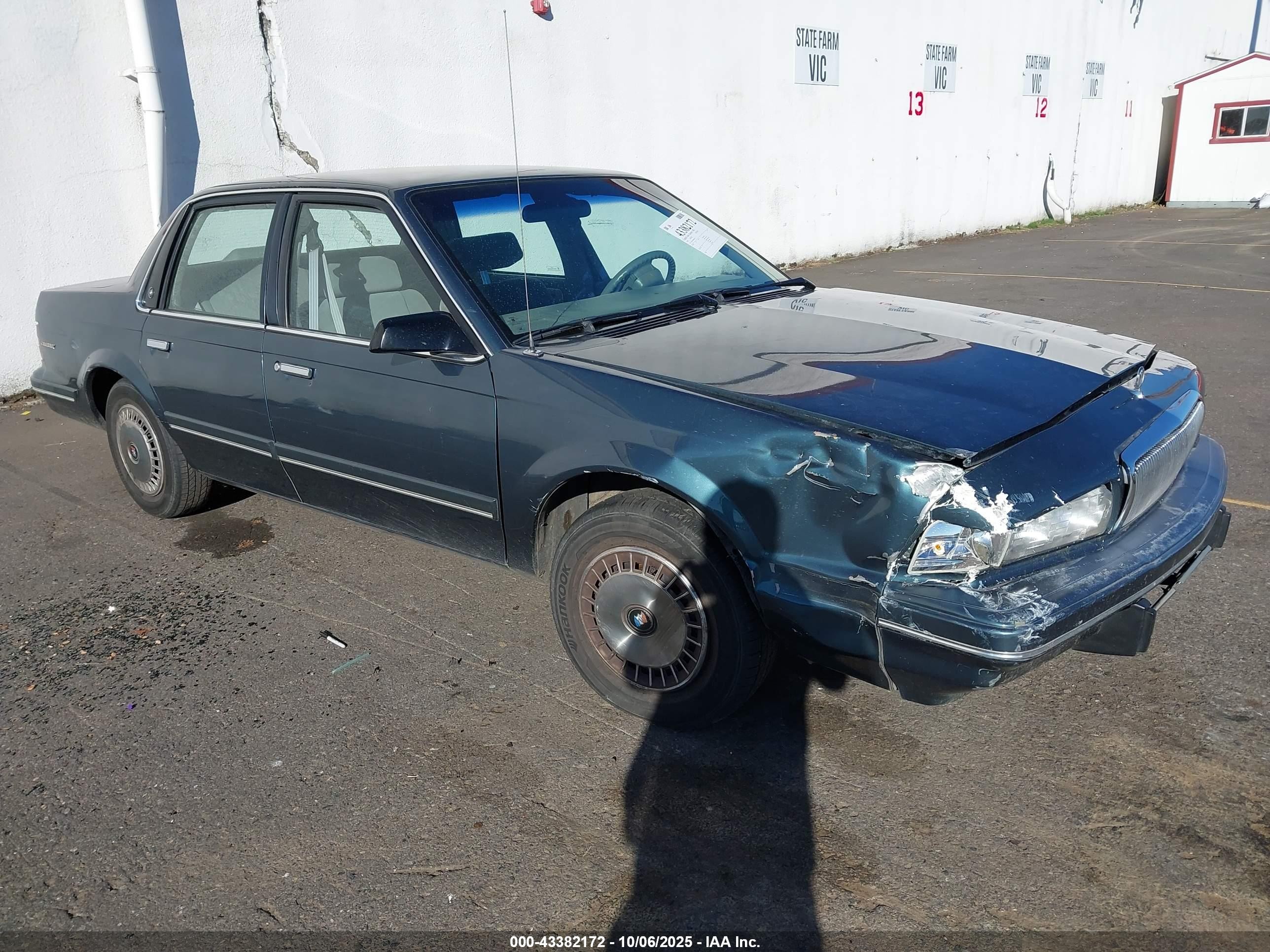 1995 Buick Century Limited SL, VIN 1G4AG55M9S6461010 — Front end