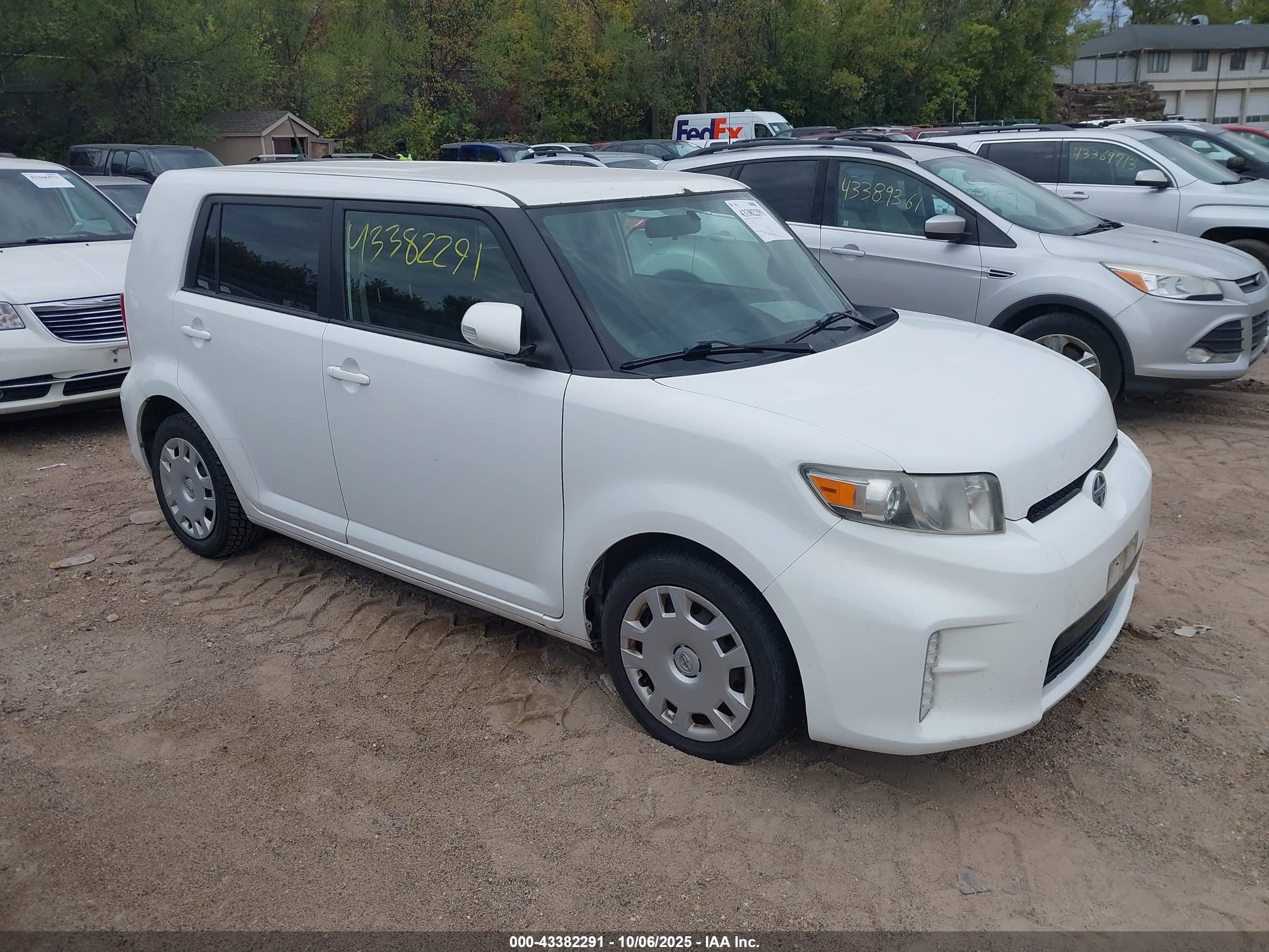 2014 Scion xB, VIN JTLZE4FEXEJ057332 — Front end