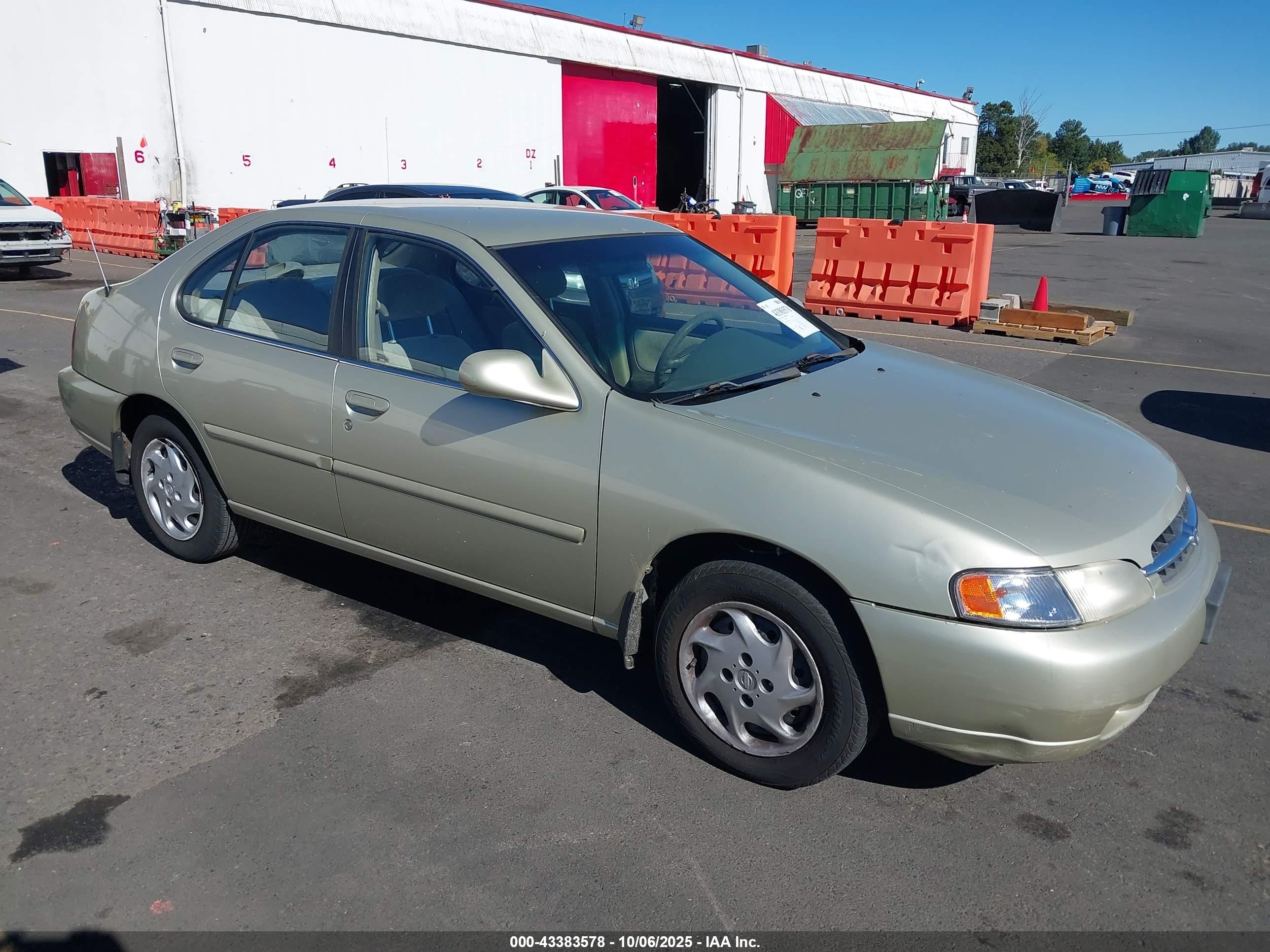 1999 Nissan Altima XE, VIN 1N4DL01D9XC198280 — Side