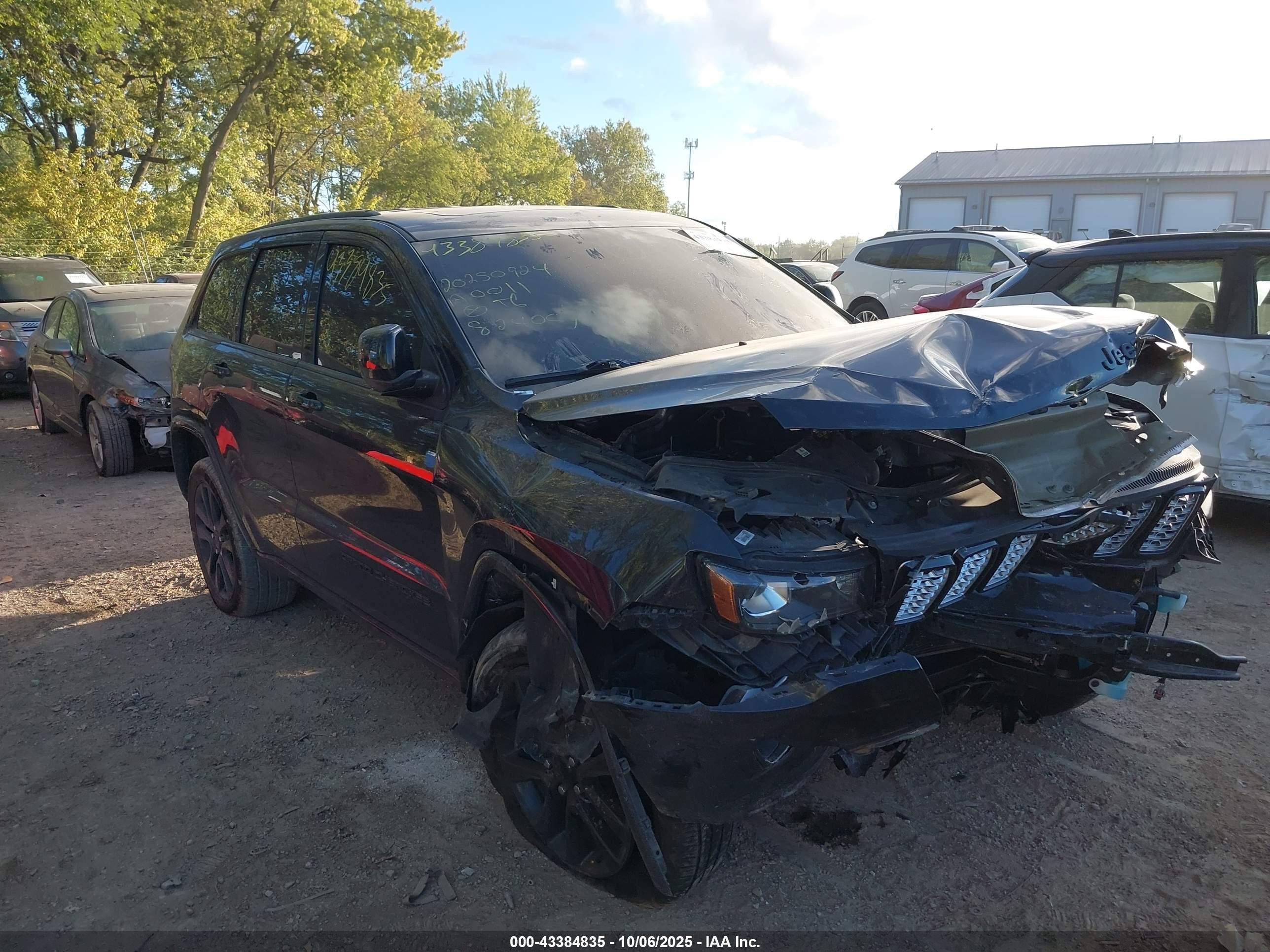 2021 Jeep Grand Cherokee Freedom, VIN 1C4RJFAG2MC824007 — Front end