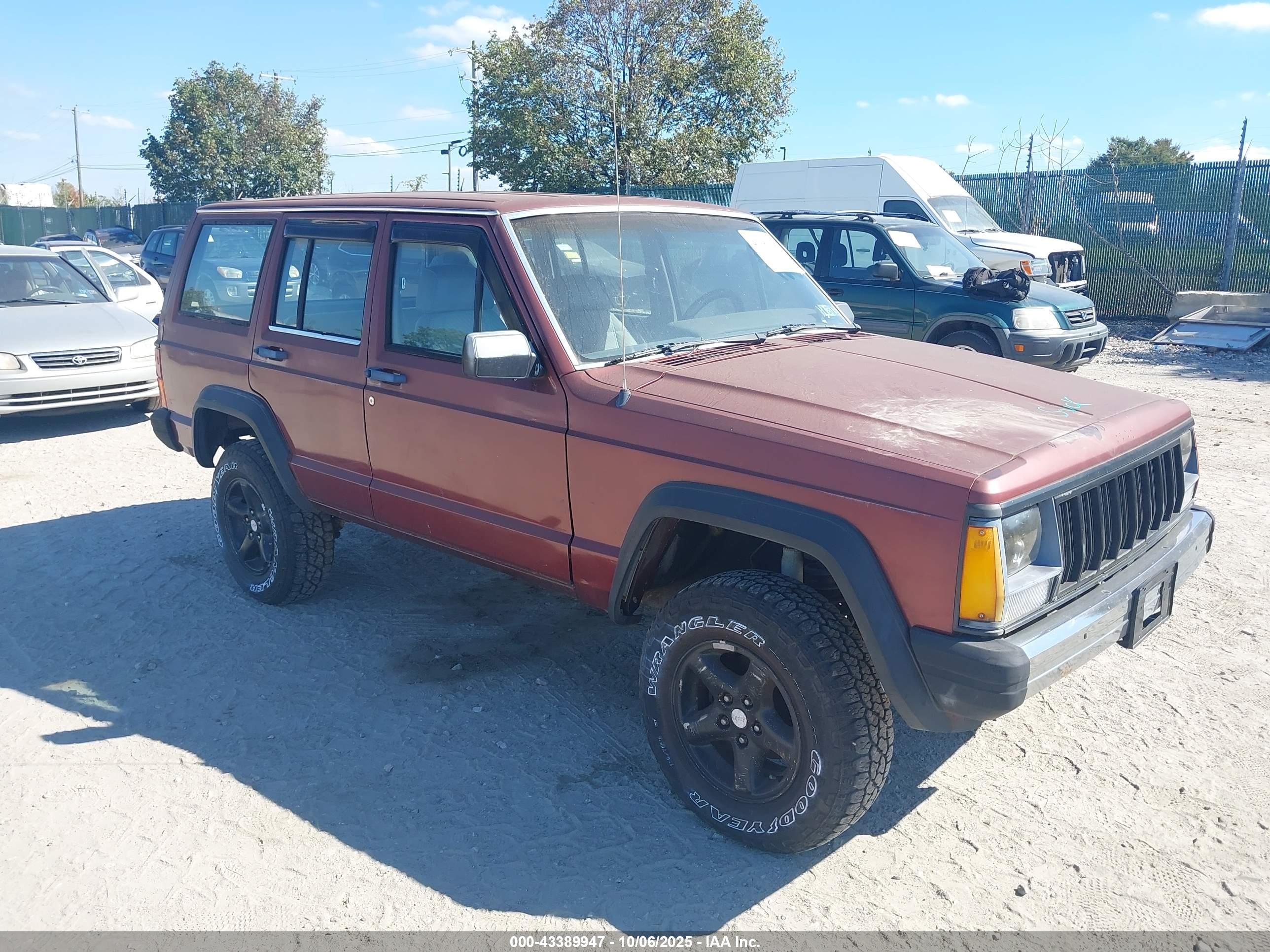 1988 Jeep Cherokee, VIN 1JCHR7811JT061063 — Normal wear
