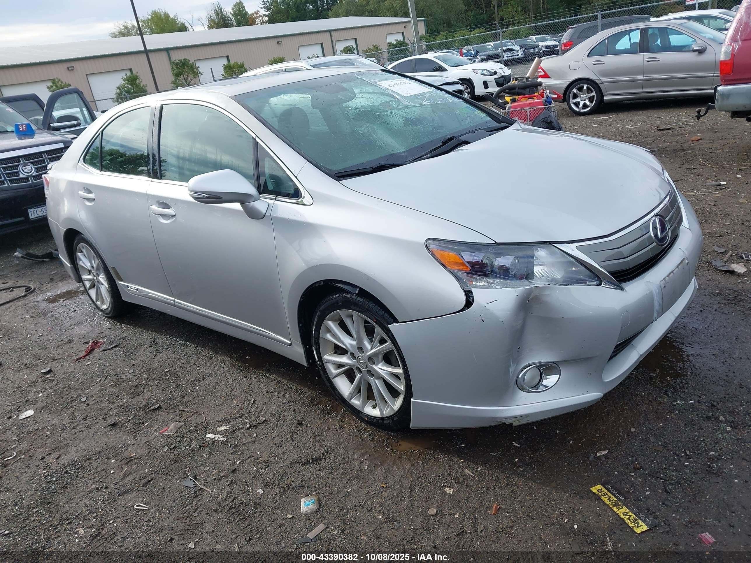 2011 Lexus HS 250h, VIN JTHBB1BA6B2046078 — Side