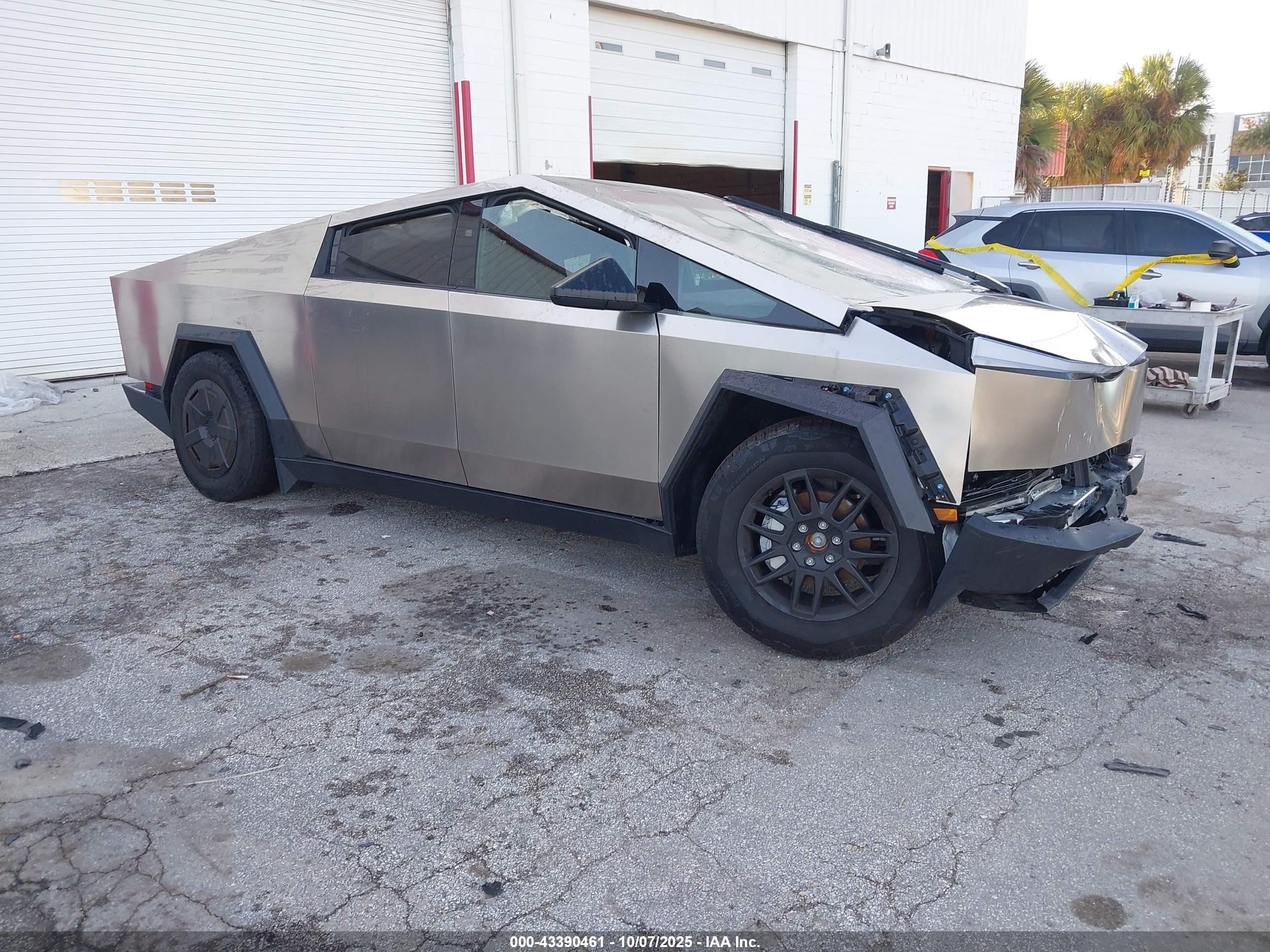 2025 Tesla Cybertruck, VIN 7G2CEHED6SA065555 — Undercarriage
