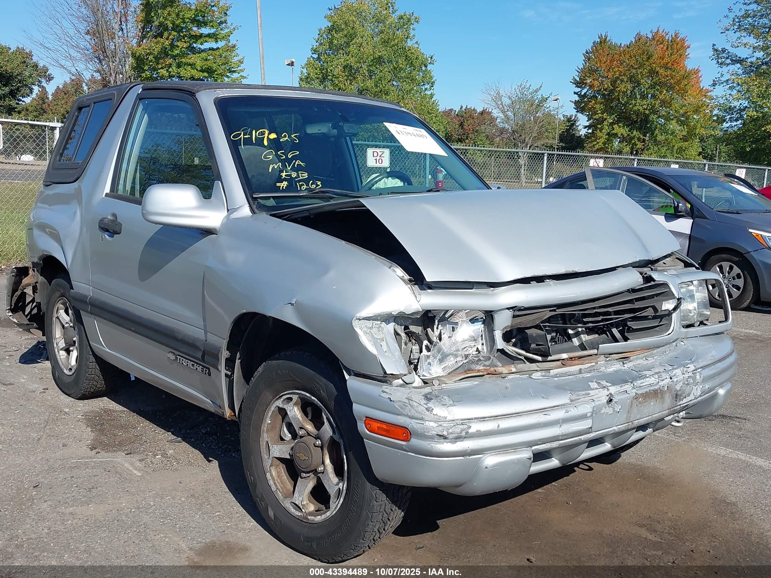 2000 Chevrolet Tracker, VIN 2CNBJ18C4Y6911263 — All over
