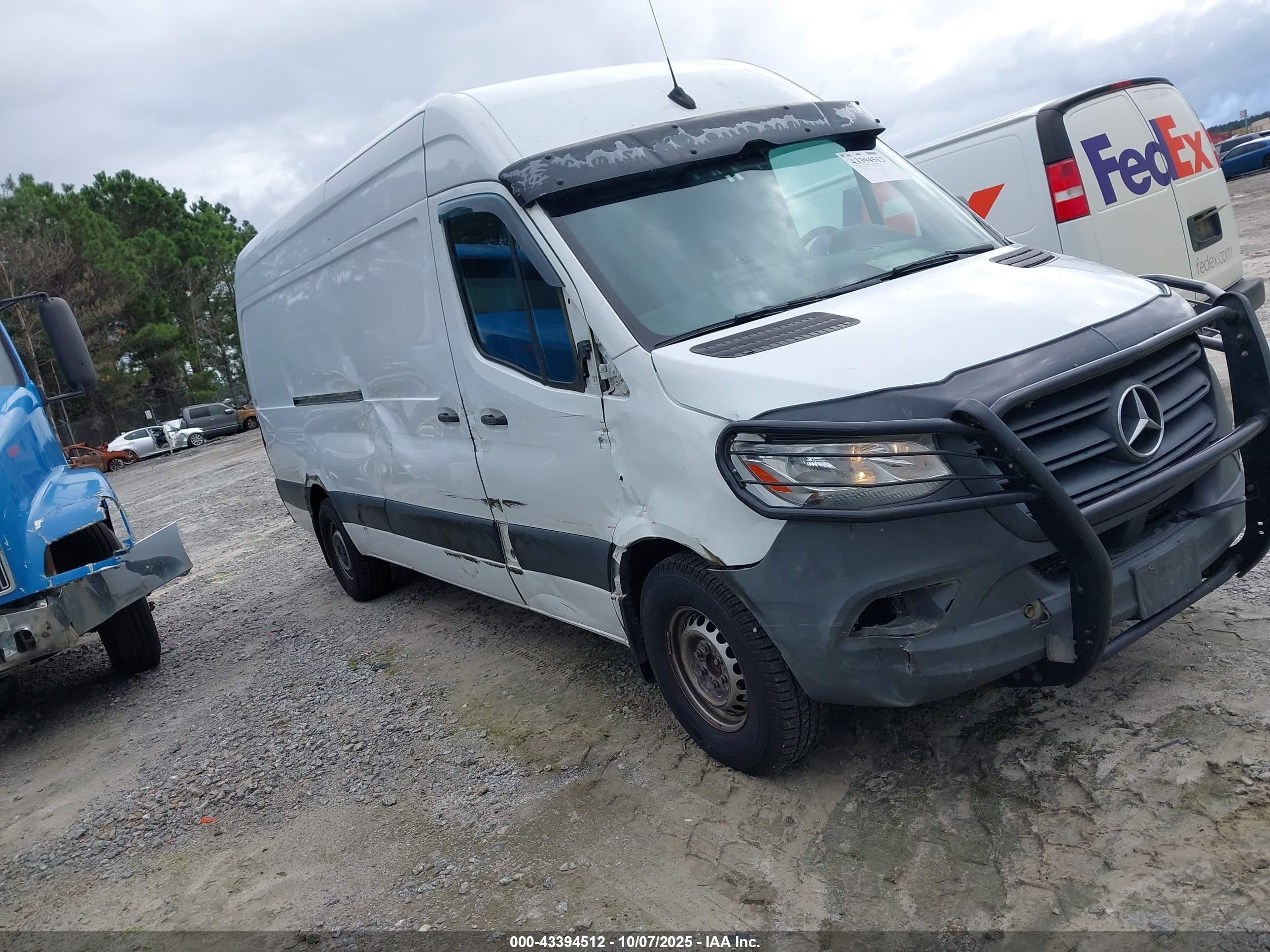 2021 Mercedes-Benz Sprinter, VIN W1W4DCHY5MT050354 — Side