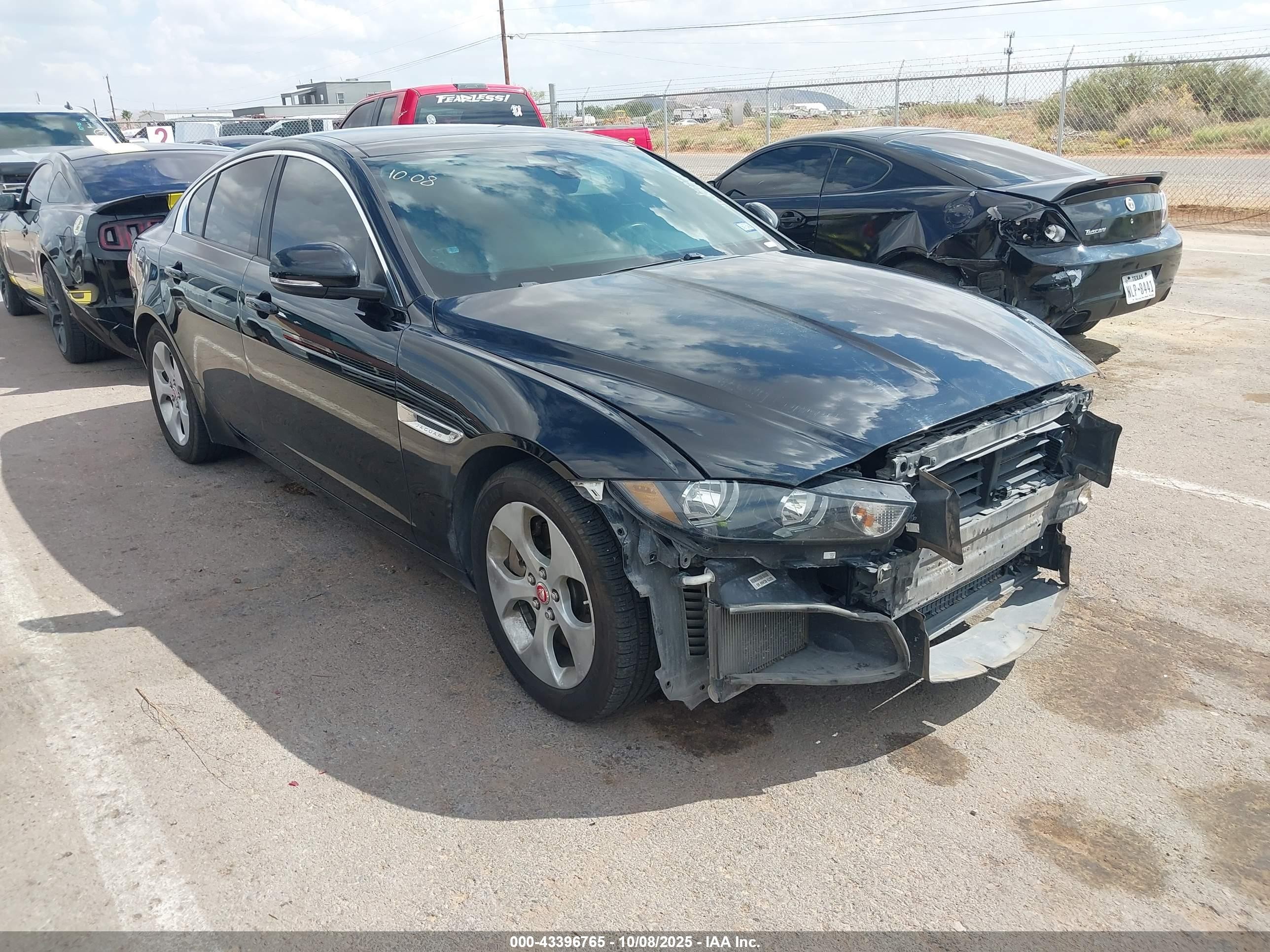 2018 Jaguar XE 25t, VIN SAJAR4FX0JCP33432 — Front end