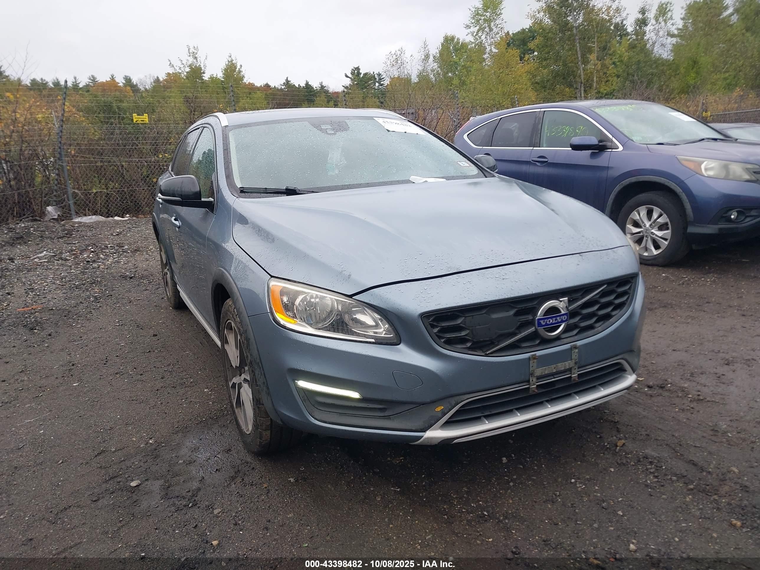 2017 Volvo V60, VIN YV440MWK6H1035033 — Не указано