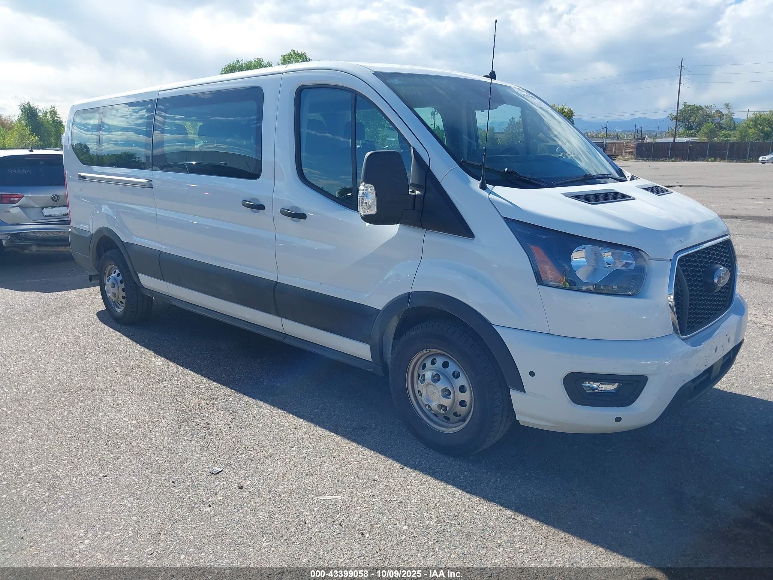2025 Ford Transit Passenger XL, VIN 1FBAX9Y89SKA40295 — Side