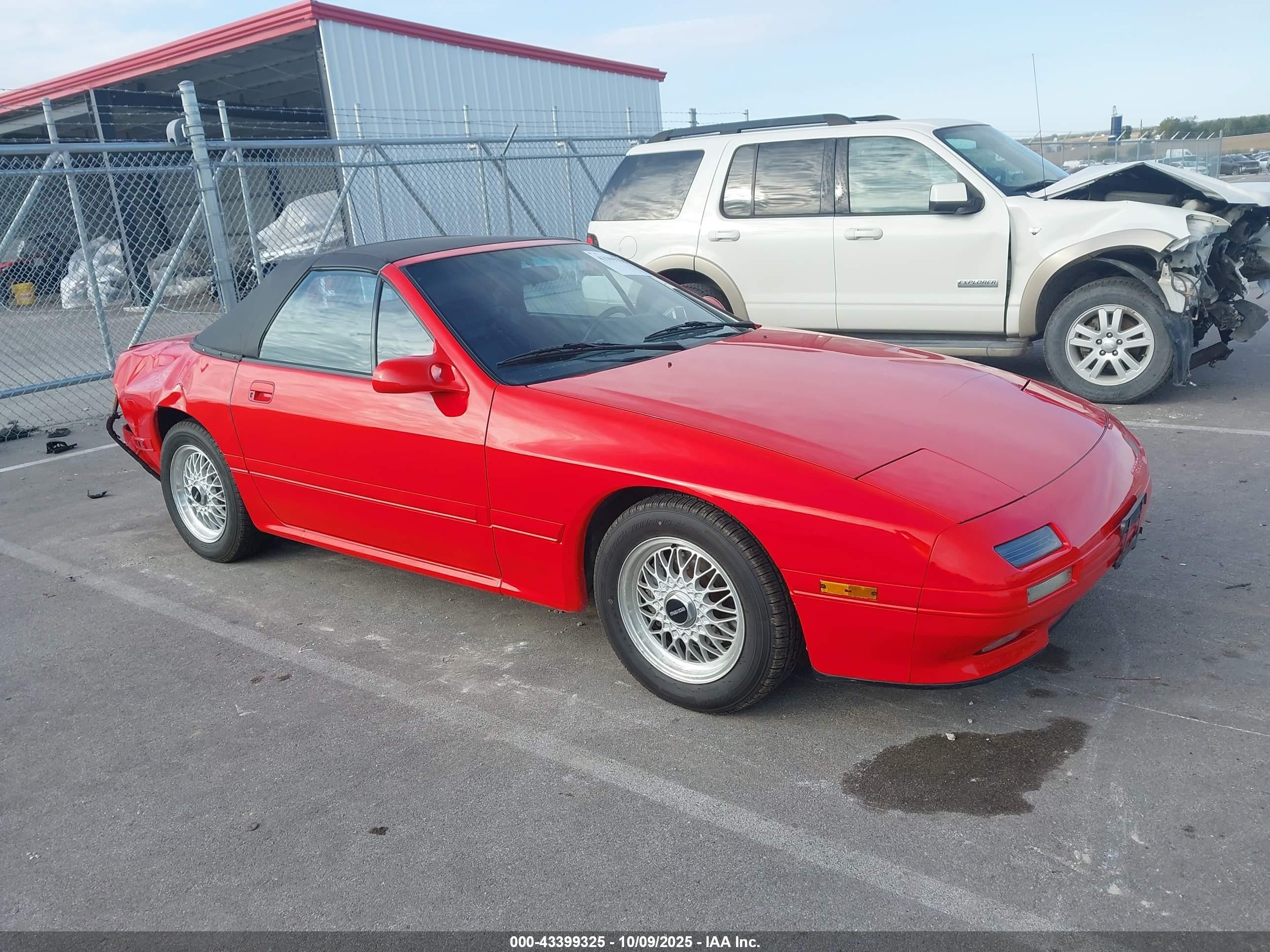 1990 Mazda RX-7, VIN JM1FC3529L0712797 — Rear end