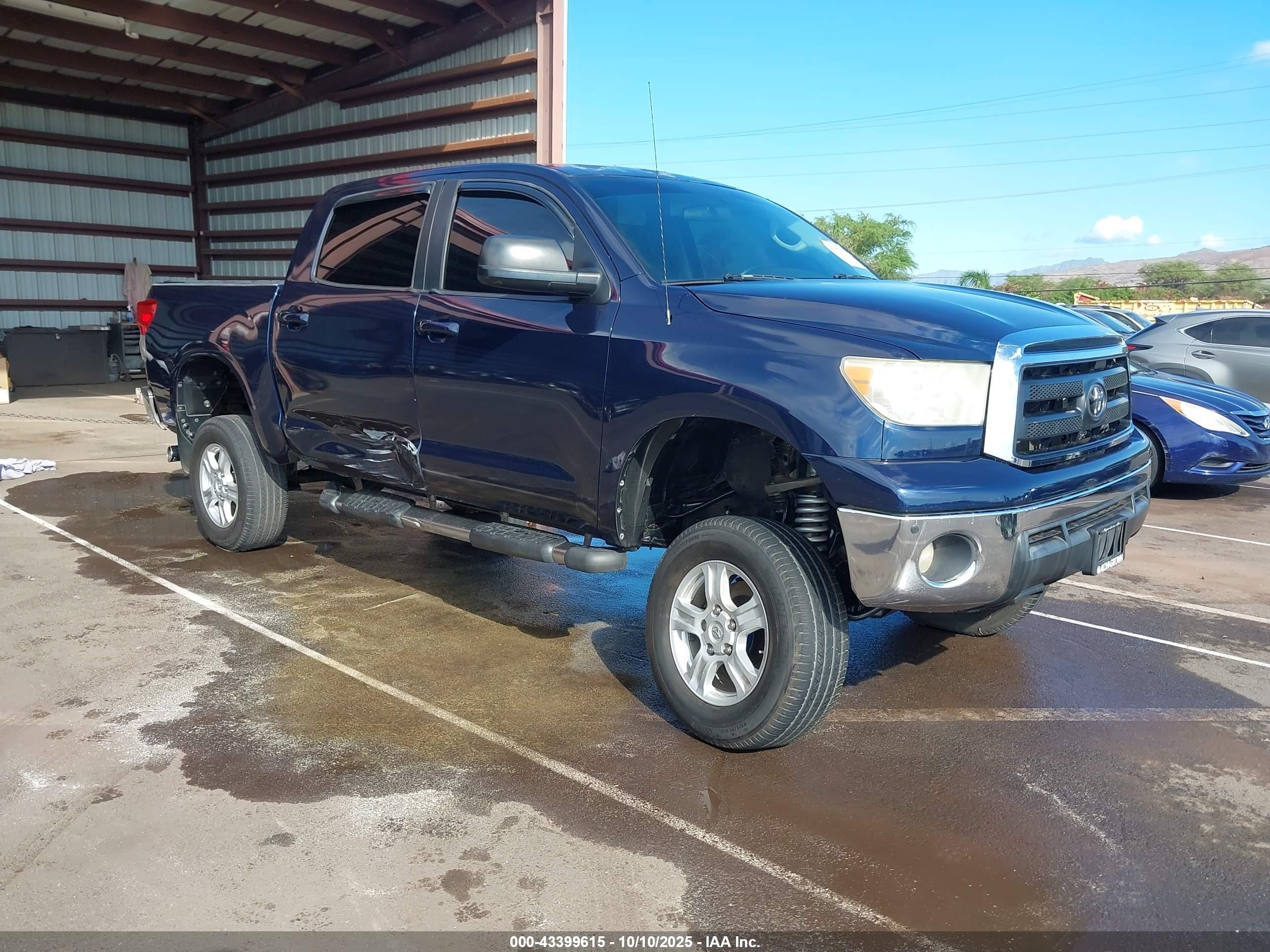 2012 Toyota Tundra, VIN 5TFEY5F12CX124858 — Side