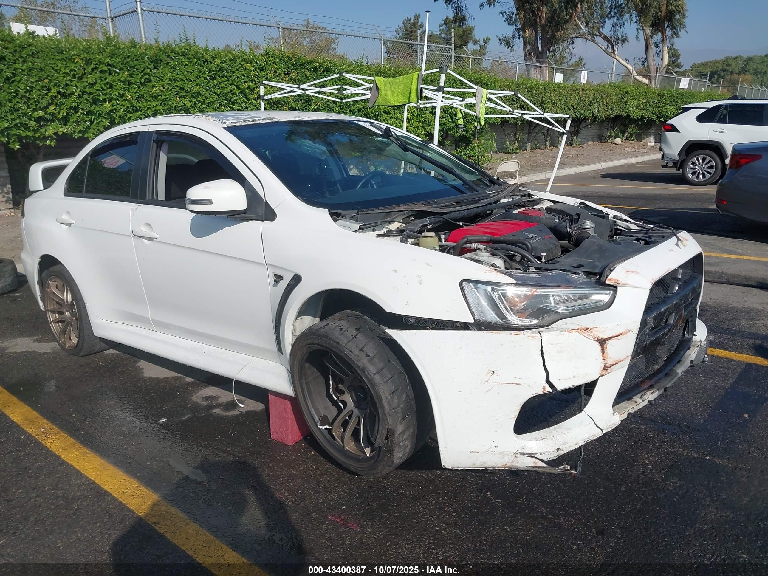 2015 Mitsubishi Lancer Evolution GSR, VIN JA32W8FVXFU017025 — Front end