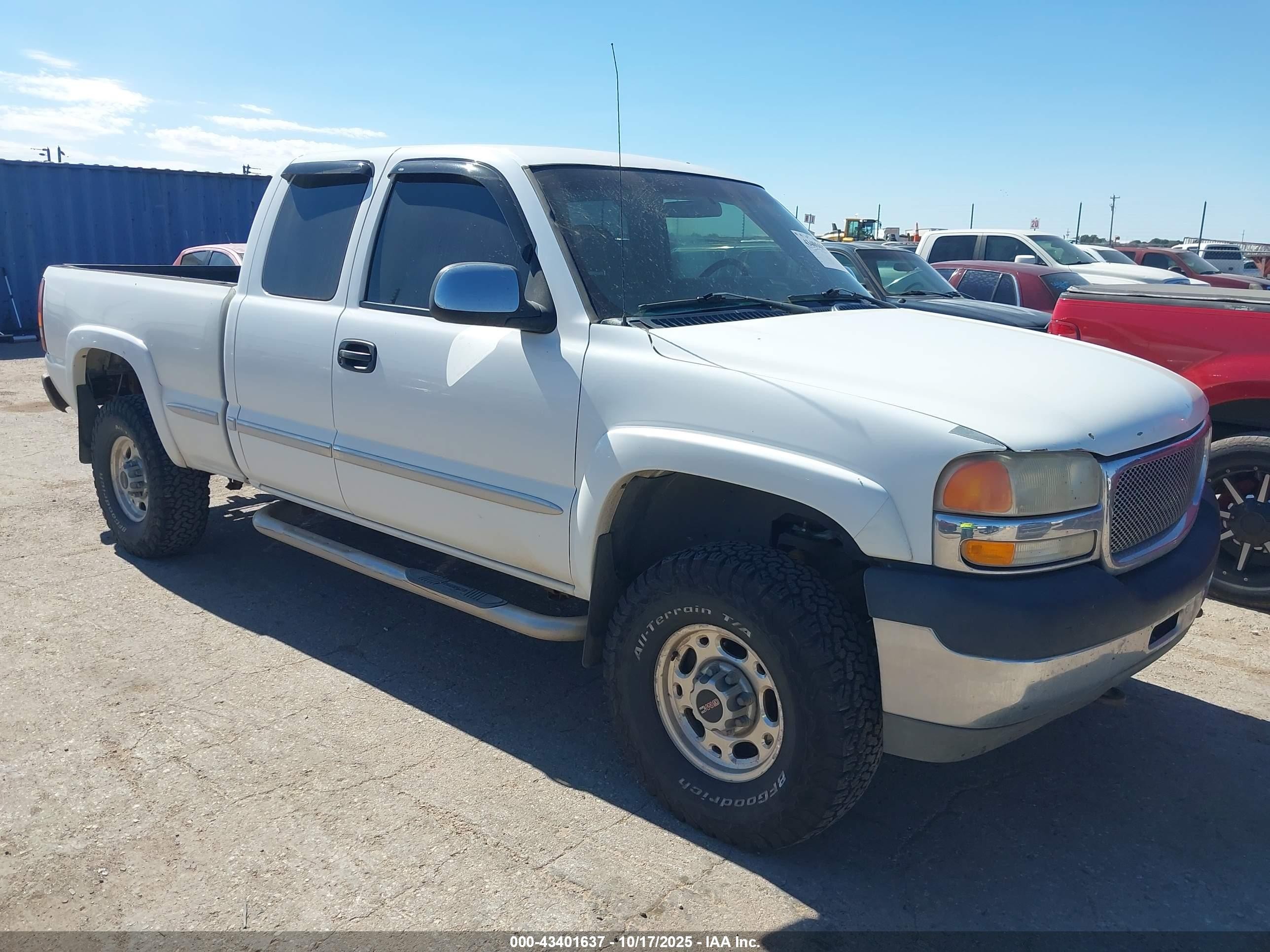 2002 GMC Sierra 2500HD SLE1, VIN 1GTHK29G92E218128 — Hail