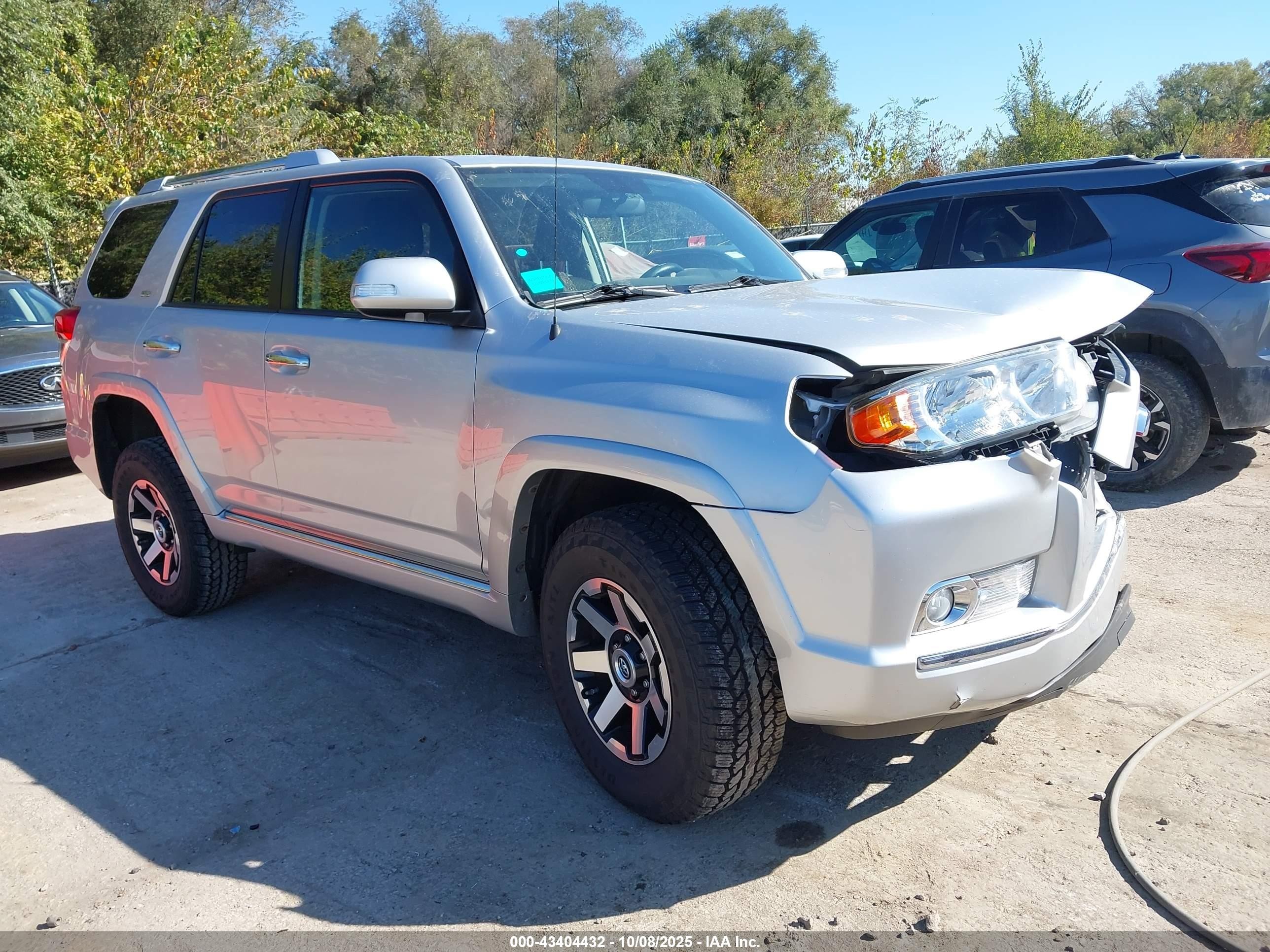 2010 Toyota 4Runner SR5, VIN JTEBU5JR7A5029096 — Front end