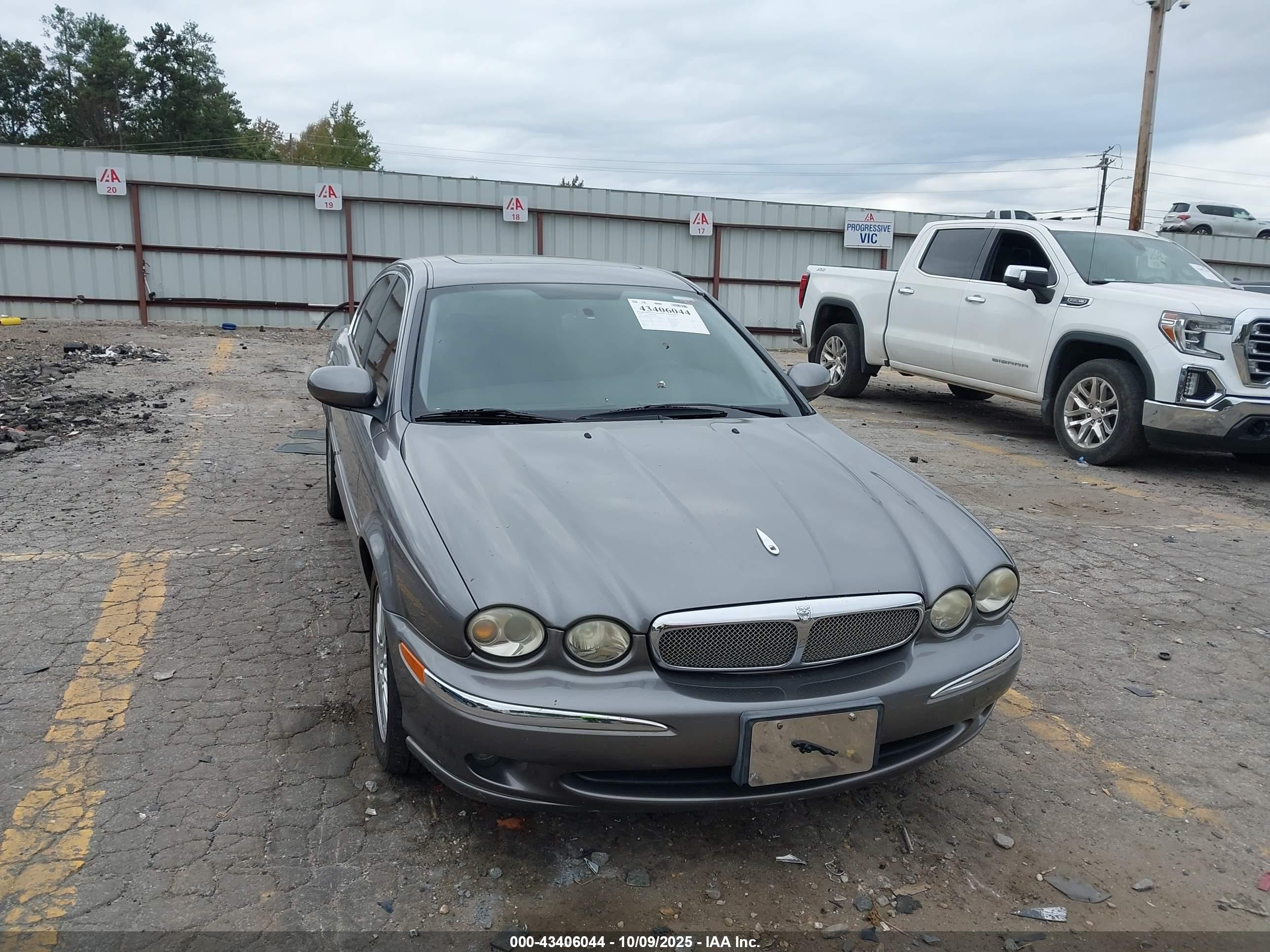 2007 Jaguar X-Type, VIN SAJWA51A67WJ25007 — Rear end