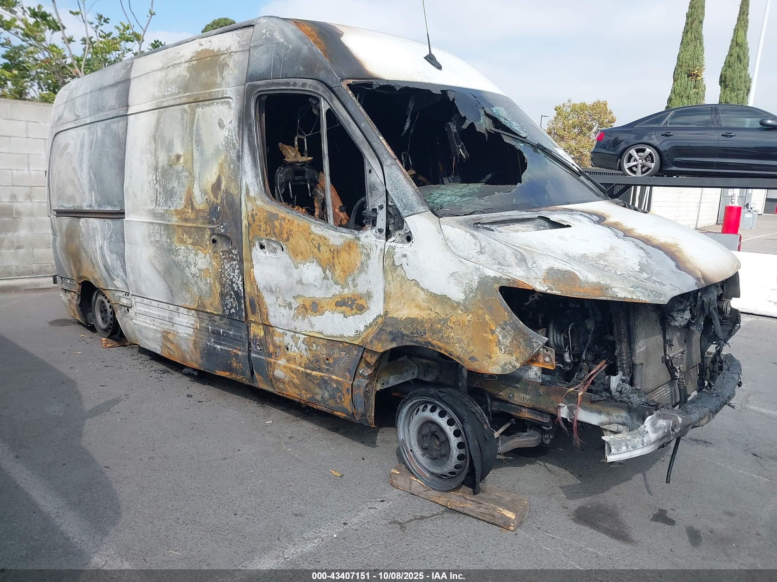 2022 Mercedes-Benz Sprinter Cargo, VIN W1Y40BHY1NT118275 — Interior fire