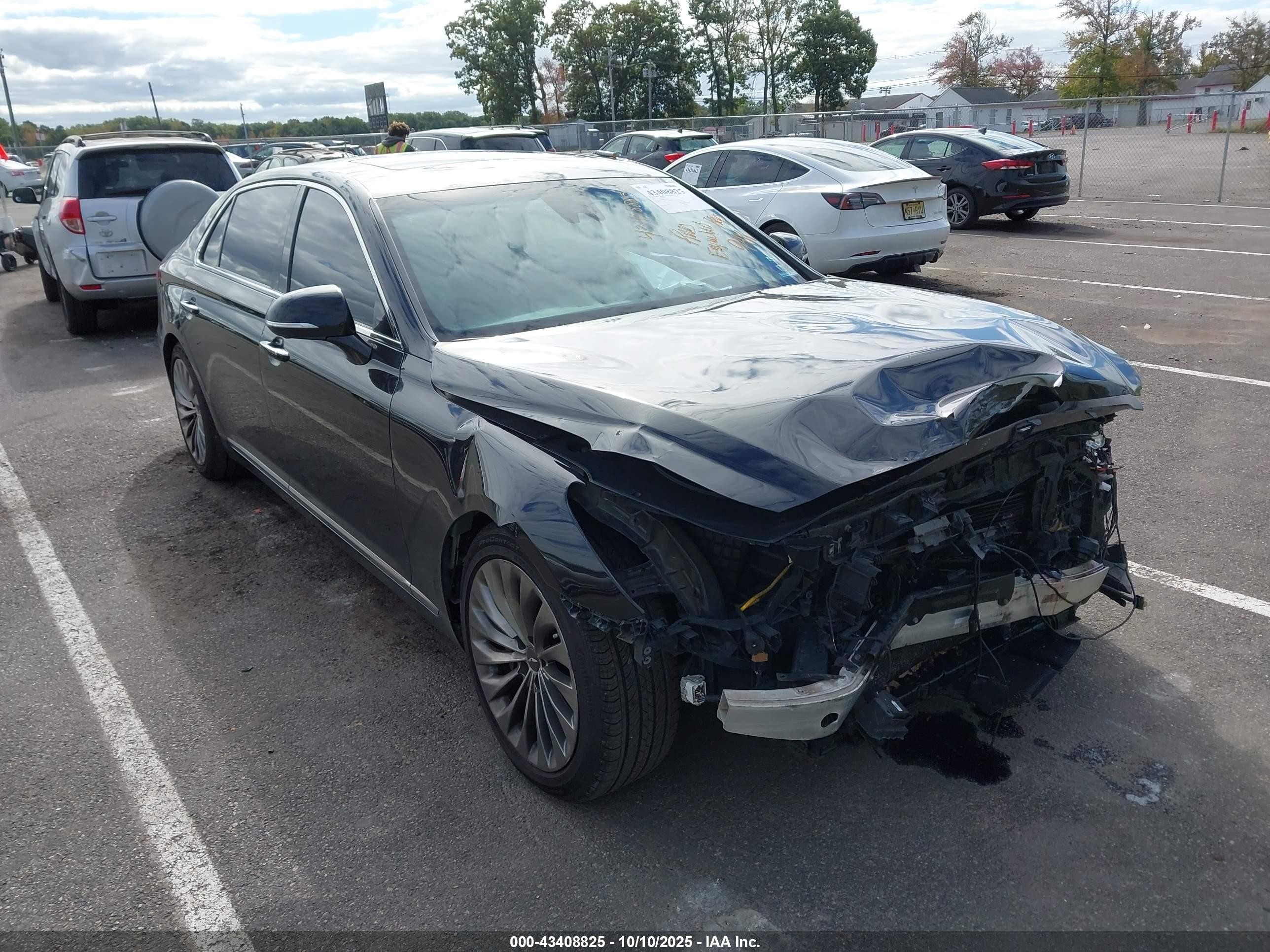 2019 Genesis G90 Ultimate, VIN KMHG54JH5KU052811 — Front end