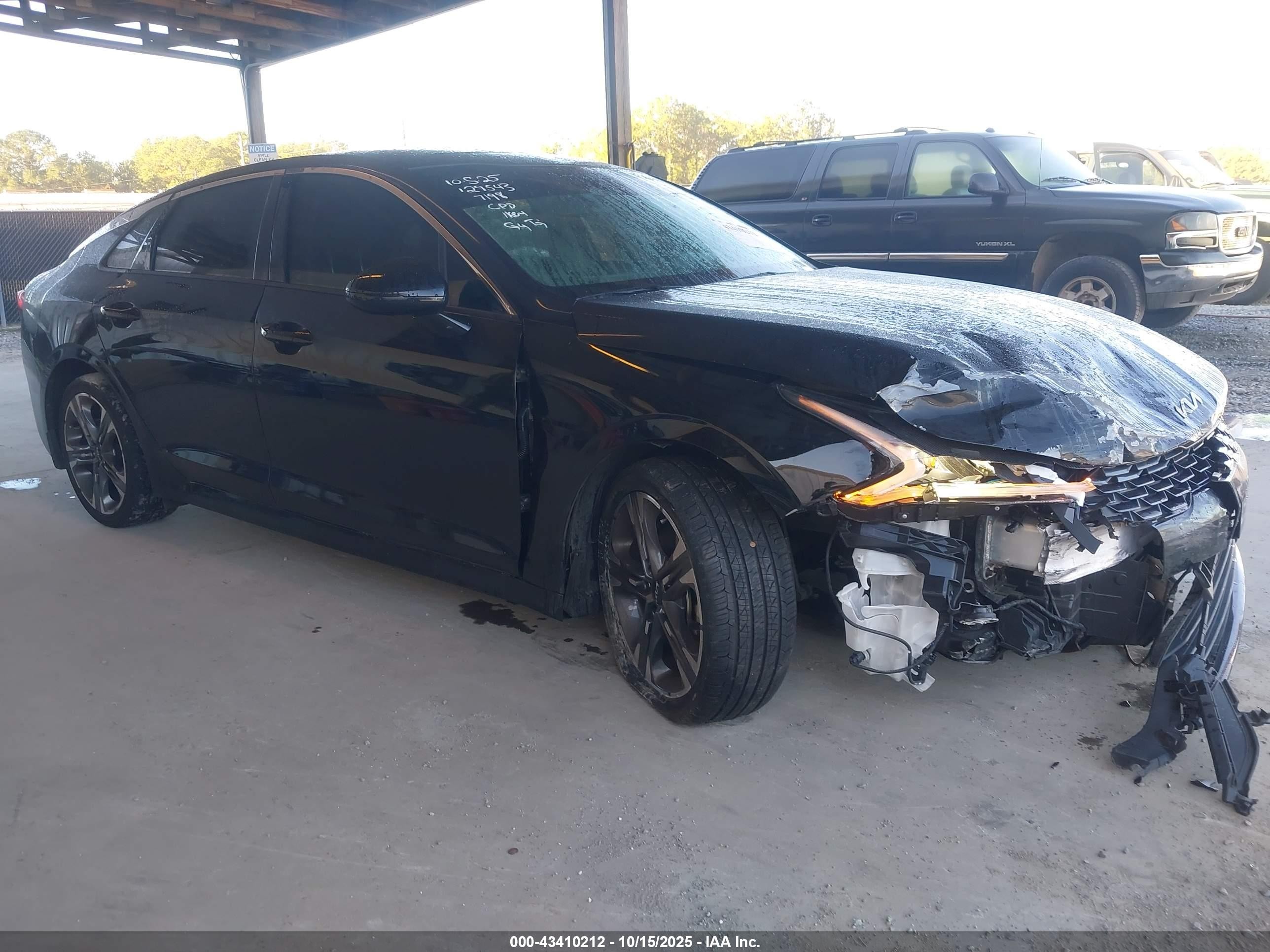 2023 Kia K5 EX, VIN 5XXG34J2XPG227198 — Front end