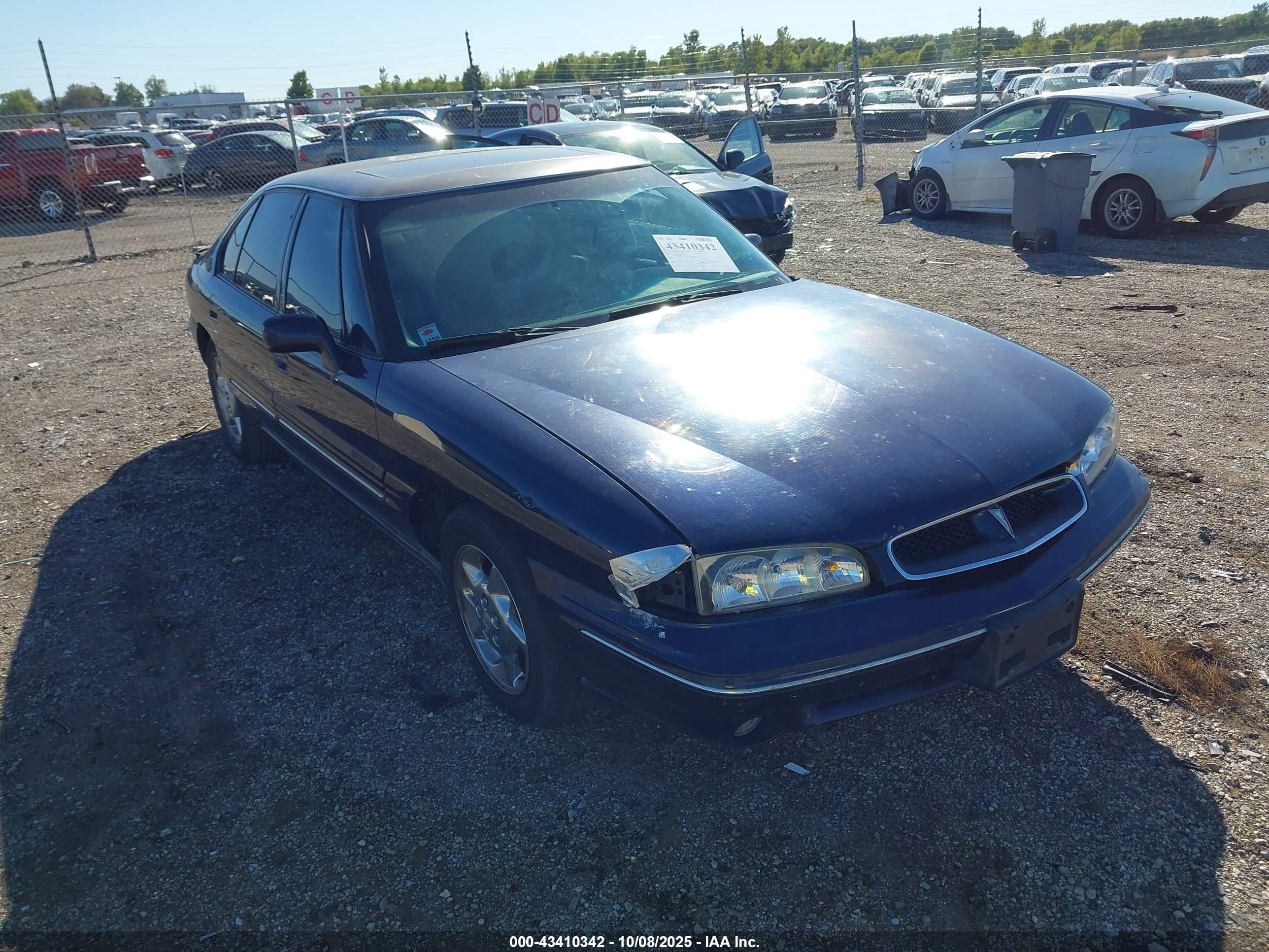 1998 Pontiac Bonneville SE, VIN 1G2HX52K3WH206177 — Side