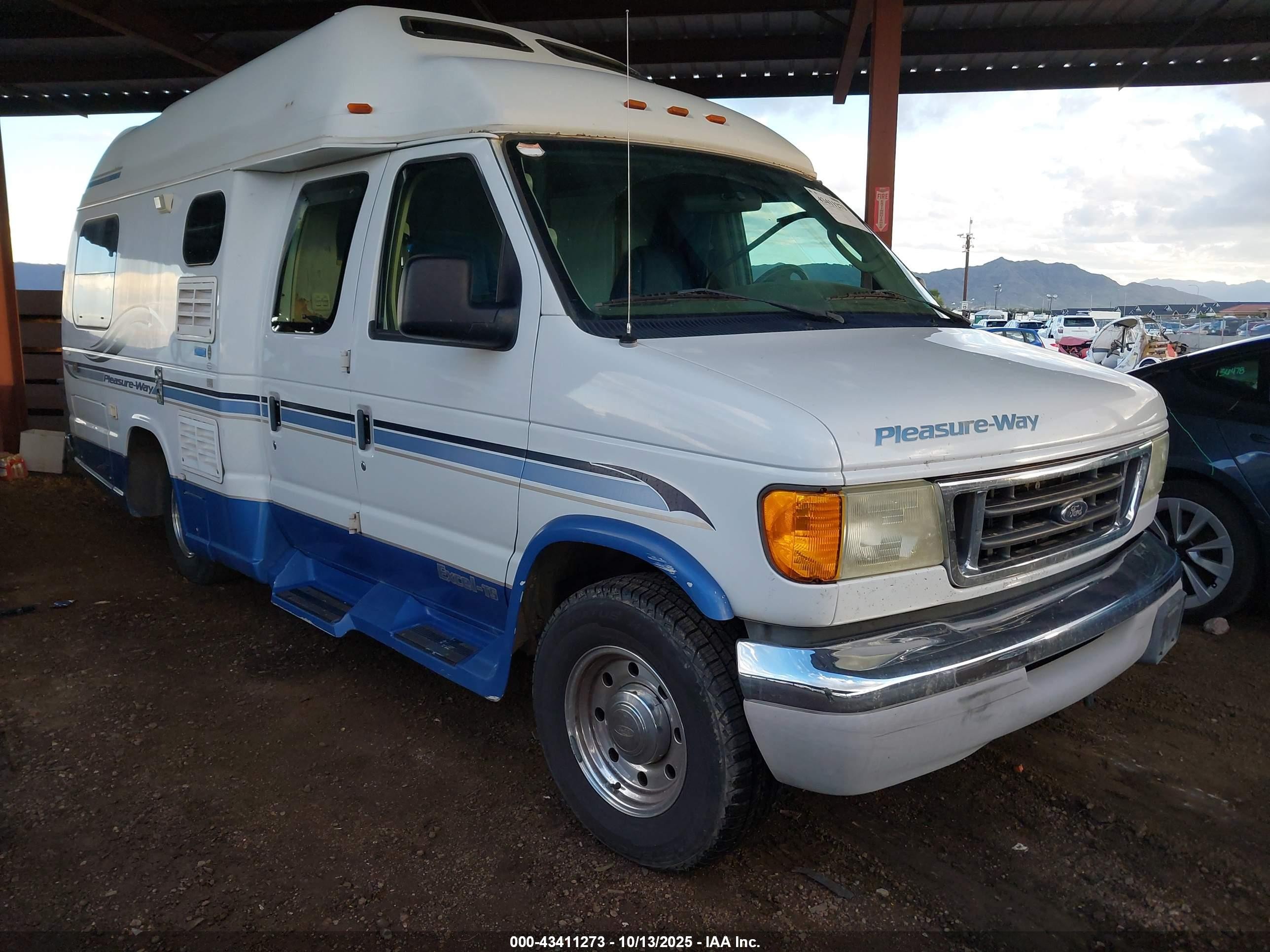 2003 Ford E-350, VIN 1FDSE34S33HA92360 — Side