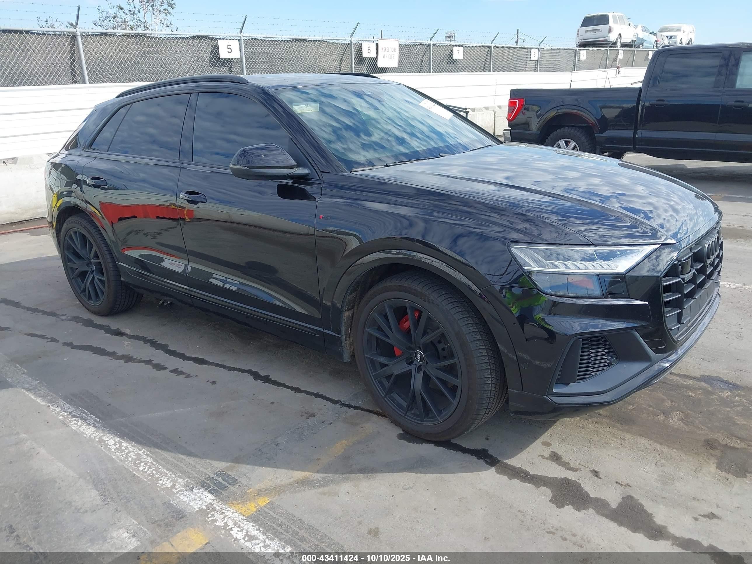 2019 Audi Q8 Prestige, VIN WA1FVAF18KD022156 — Пожар в салоне
