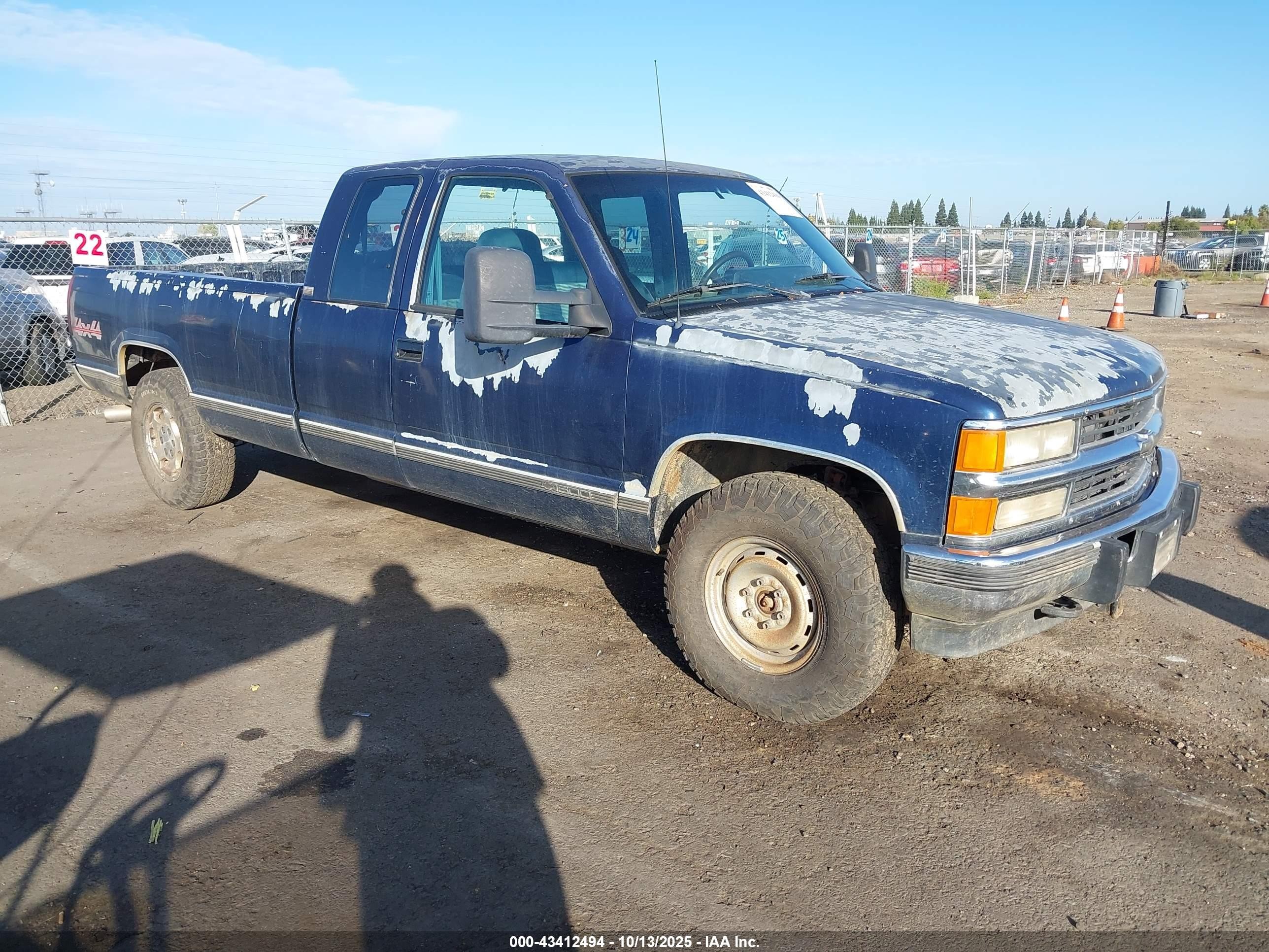 1994 Chevrolet K1500, VIN 1GCEK19S2RE178471 — Rear end