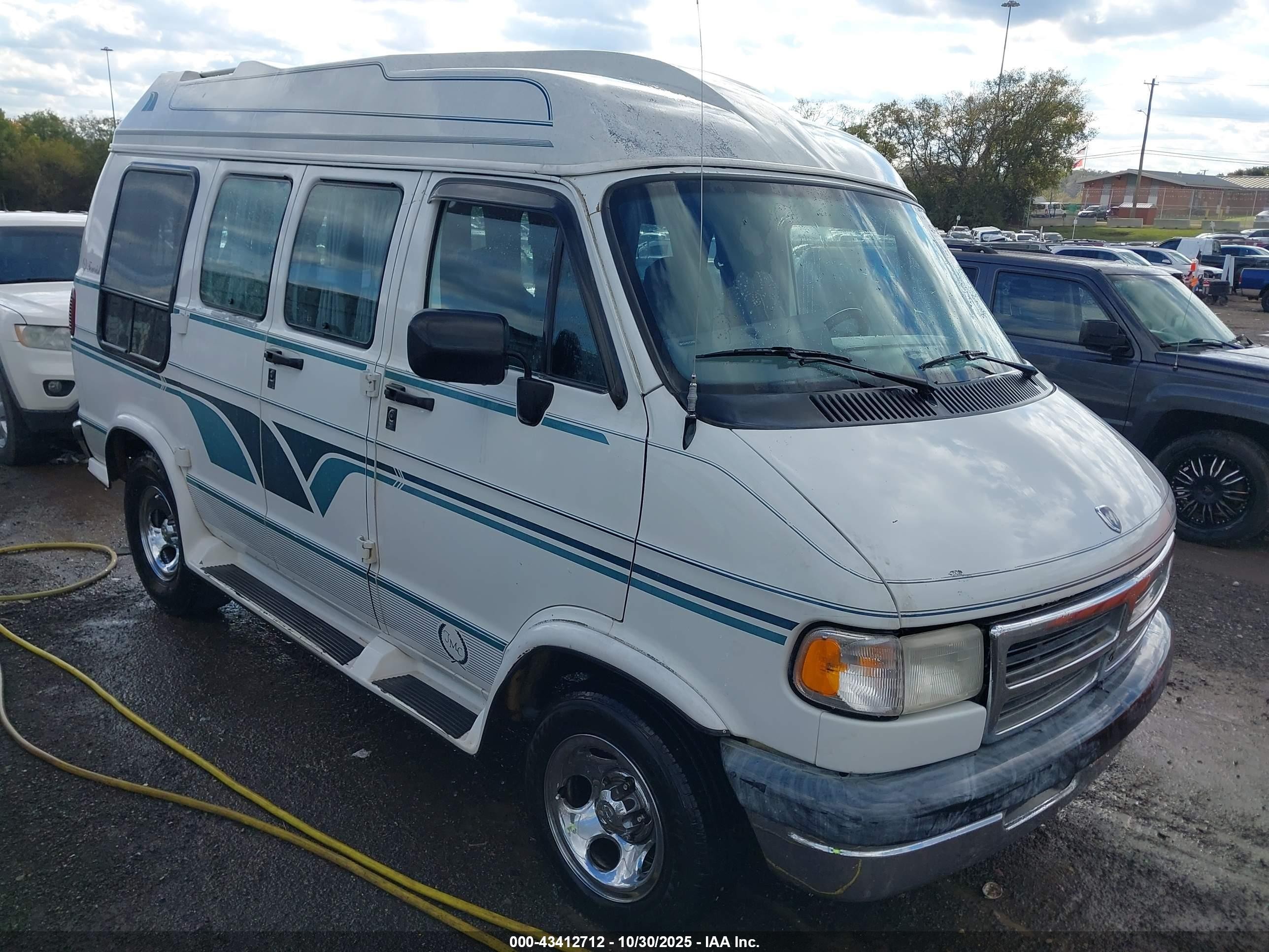 1997 Dodge Cargo, VIN 2B6HB21X4VK501312 — Normal wear