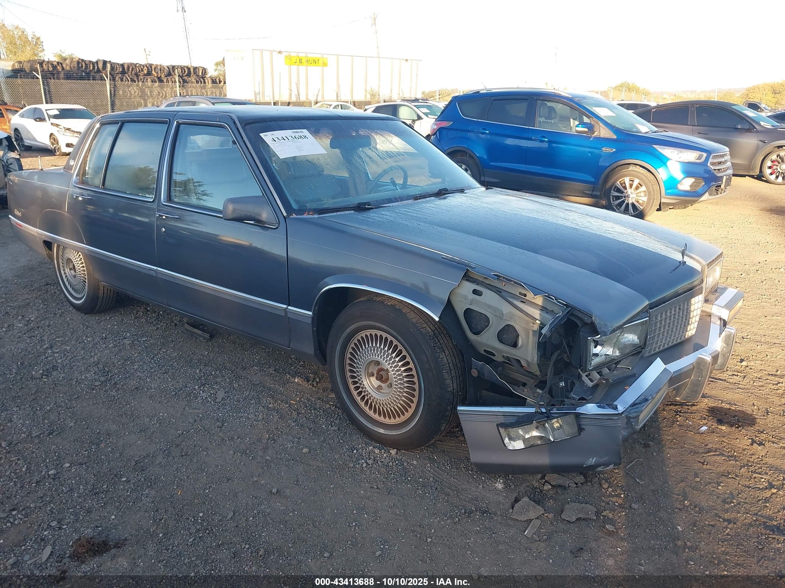 1990 Cadillac Fleetwood, VIN 1G6CB5335L4366689 — Front end
